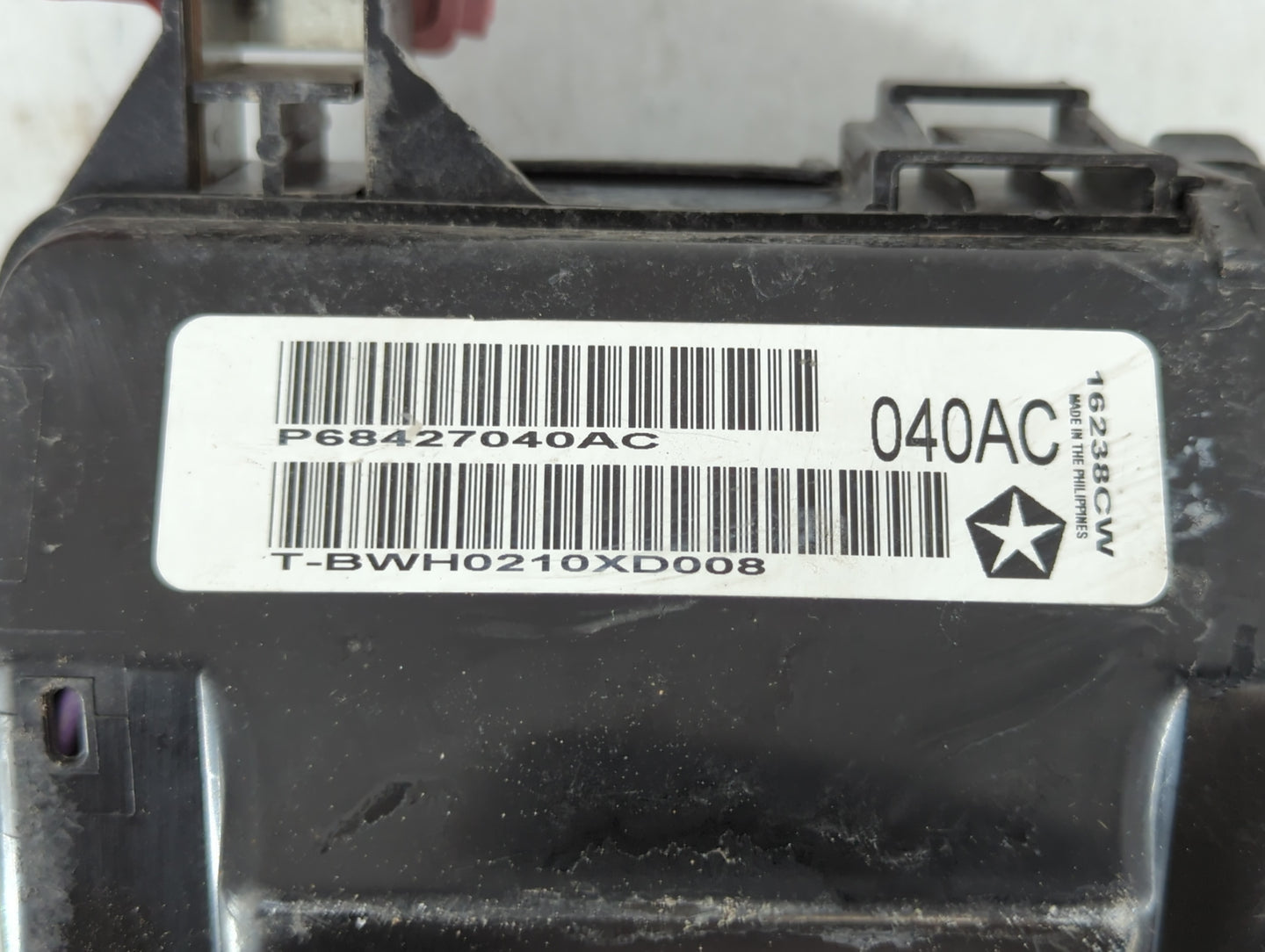 2020 Chrysler 300 Fusebox Fuse Box Panel Relay Module P/N:P68427040AC Fits OEM Used Auto Parts - Oemusedautoparts1.com