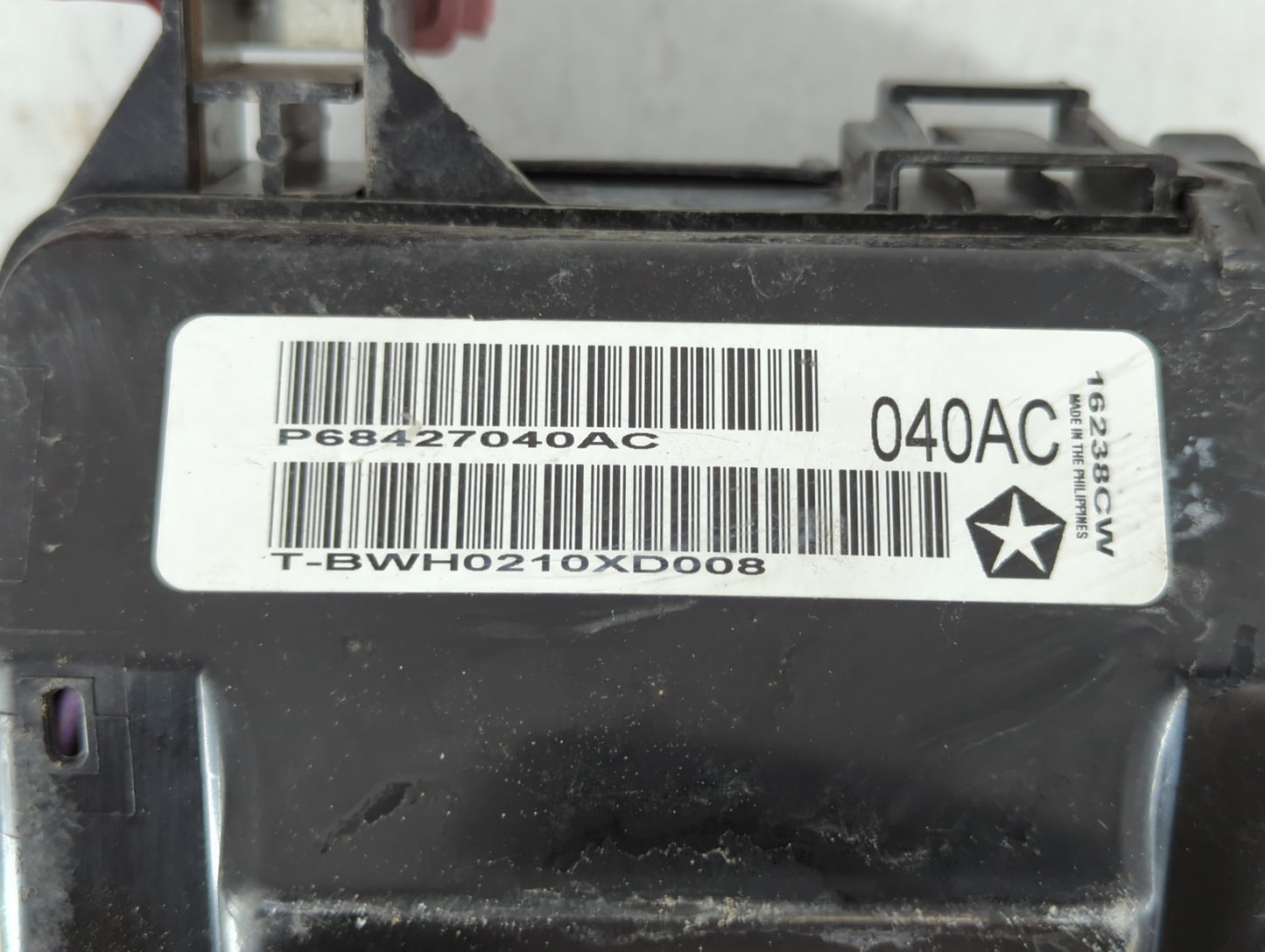 2020 Chrysler 300 Fusebox Fuse Box Panel Relay Module P/N:P68427040AC Fits OEM Used Auto Parts - Oemusedautoparts1.com