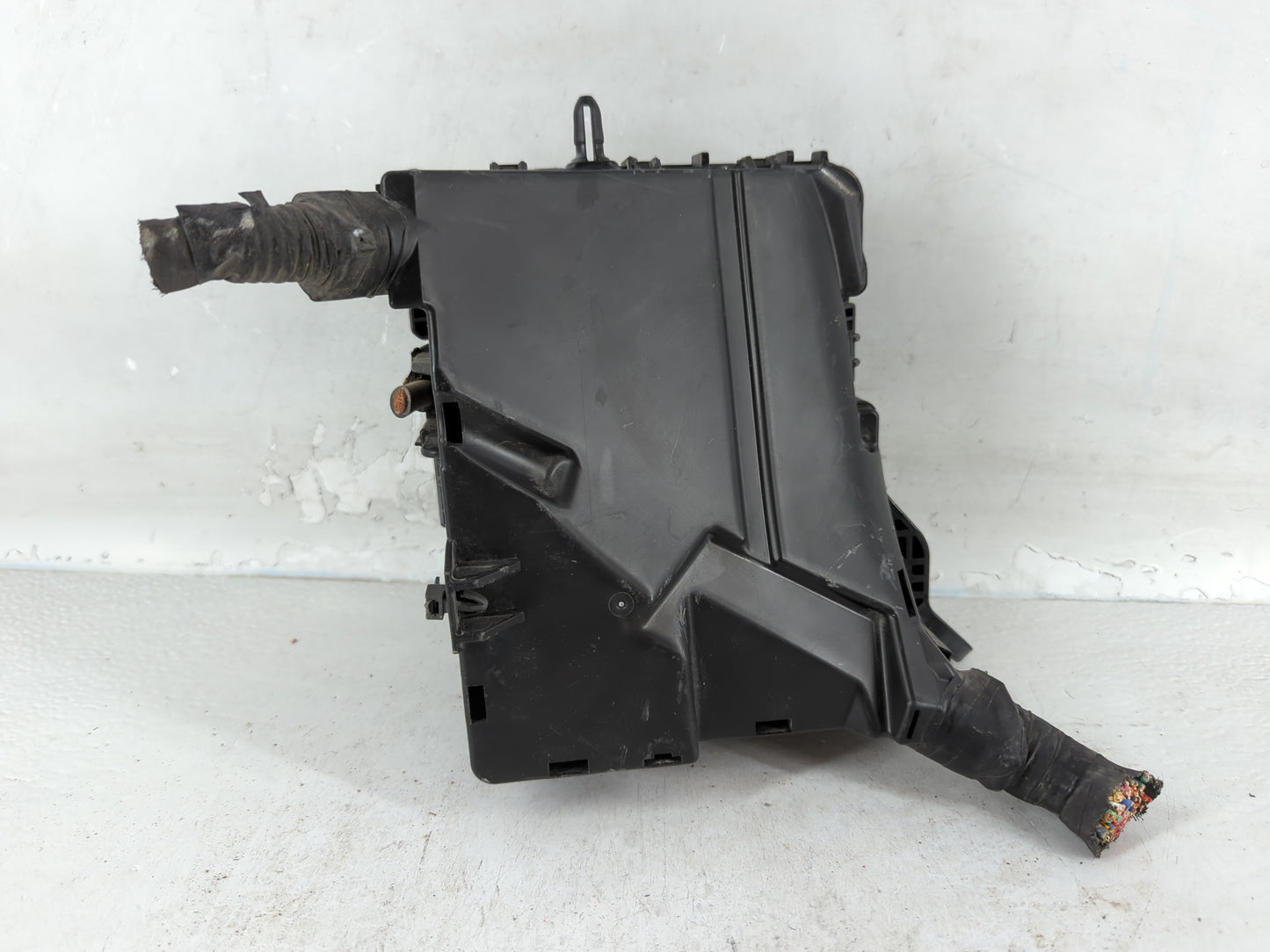 2016-2019 Kia Optima Fusebox Fuse Box Panel Relay Module P/N:91950-D5822 Fits Fits 2016 2017 2018 2019 OEM Used Auto Parts - Oemusedautoparts1.com