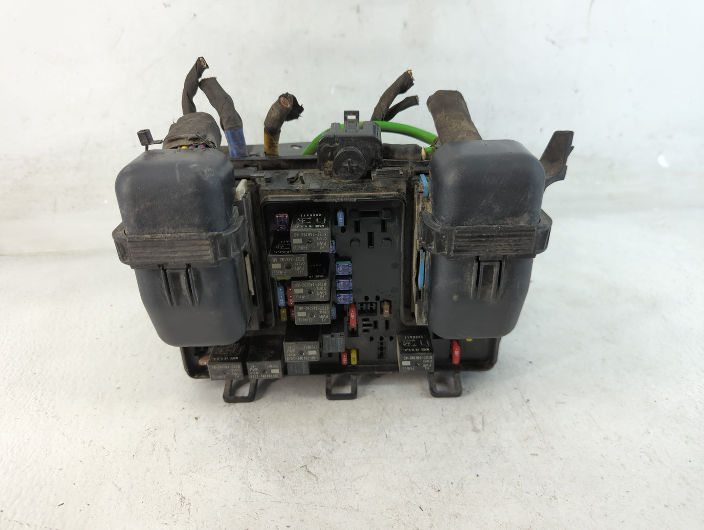 2017-2020 Ford Fusion Fusebox Fuse Box Panel Relay Module P/N:G2GT14A075AA Fits Fits 2017 2018 2019 2020 OEM Used Auto Parts - Oemusedautoparts1.com