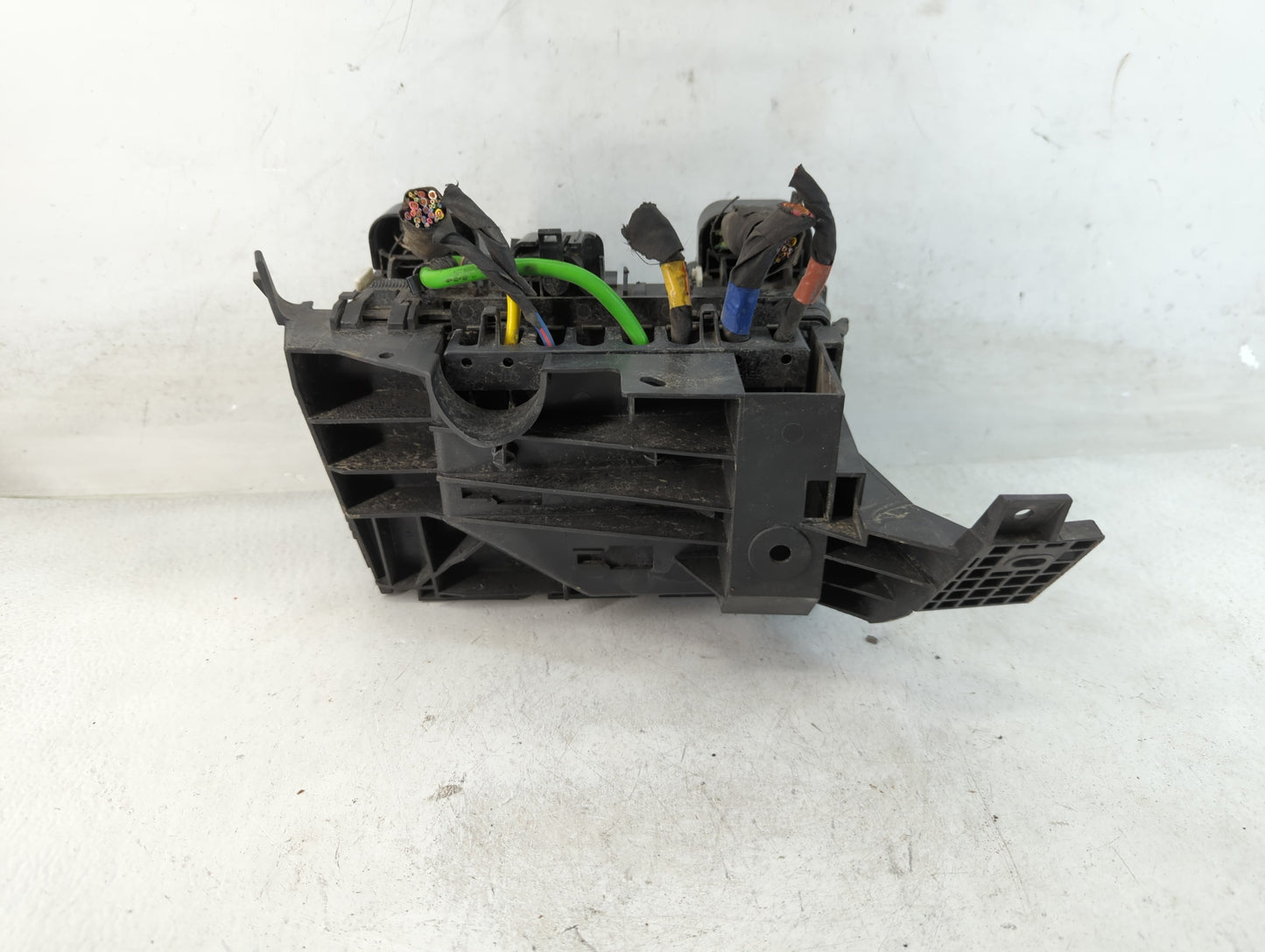 2017-2020 Ford Fusion Fusebox Fuse Box Panel Relay Module P/N:G2GT14A075AA Fits Fits 2017 2018 2019 2020 OEM Used Auto Parts - Oemusedautoparts1.com