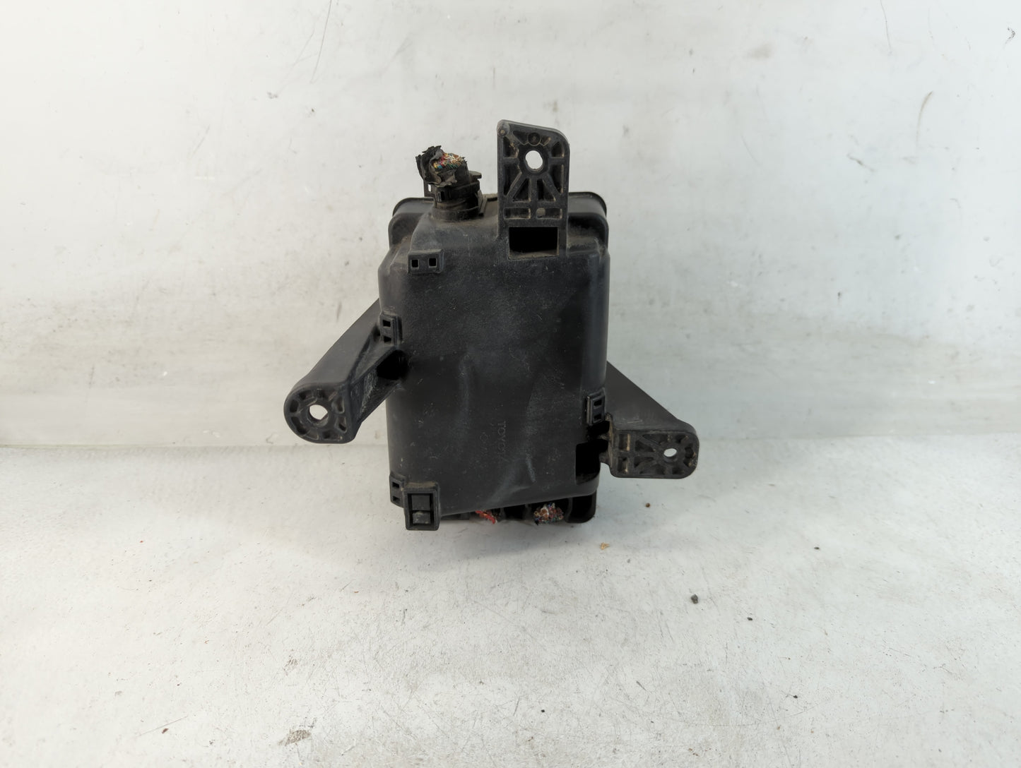 2012-2013 Toyota Tundra Fusebox Fuse Box Panel Relay Module P/N:>PP-TD20< Fits Fits 2012 2013 OEM Used Auto Parts - Oemusedautoparts1.com