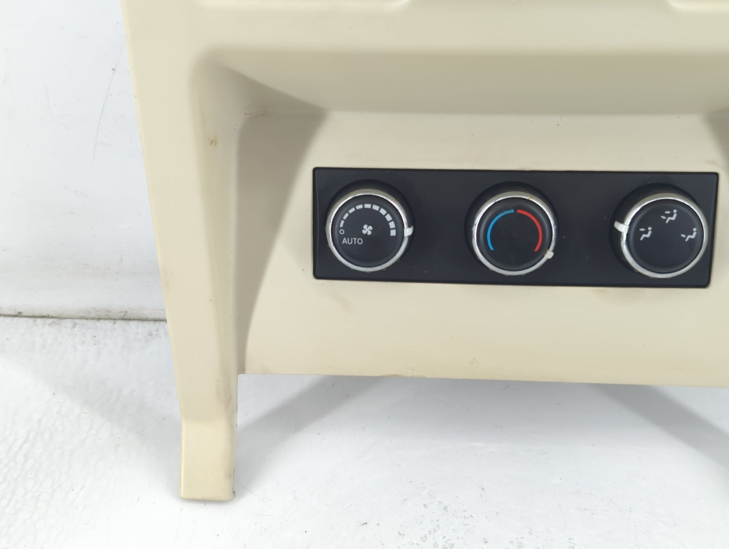 2009 Dodge Caravan Climate Control Module Temperature AC/Heater Replacement P/N:5KR14DW1AA Fits Fits 2008 2010 OEM Used Auto Parts - Oemusedautoparts1.com