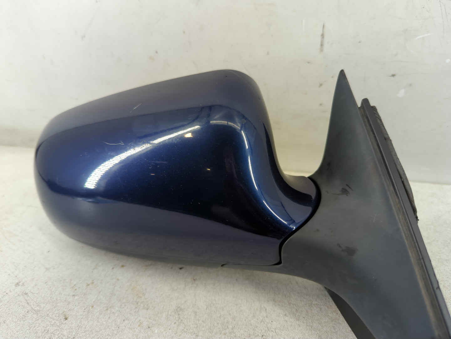 2000 Audi A4 Passenger Right Side View Manual Door Mirror Blue - Oemusedautoparts1.com