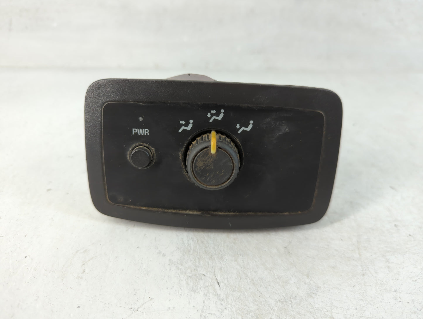 2002-2009 Chevrolet Trailblazer Climate Control Module Temperature AC/Heater Replacement P/N:15095235 Fits OEM Used Auto Parts - Oemusedautoparts1.com