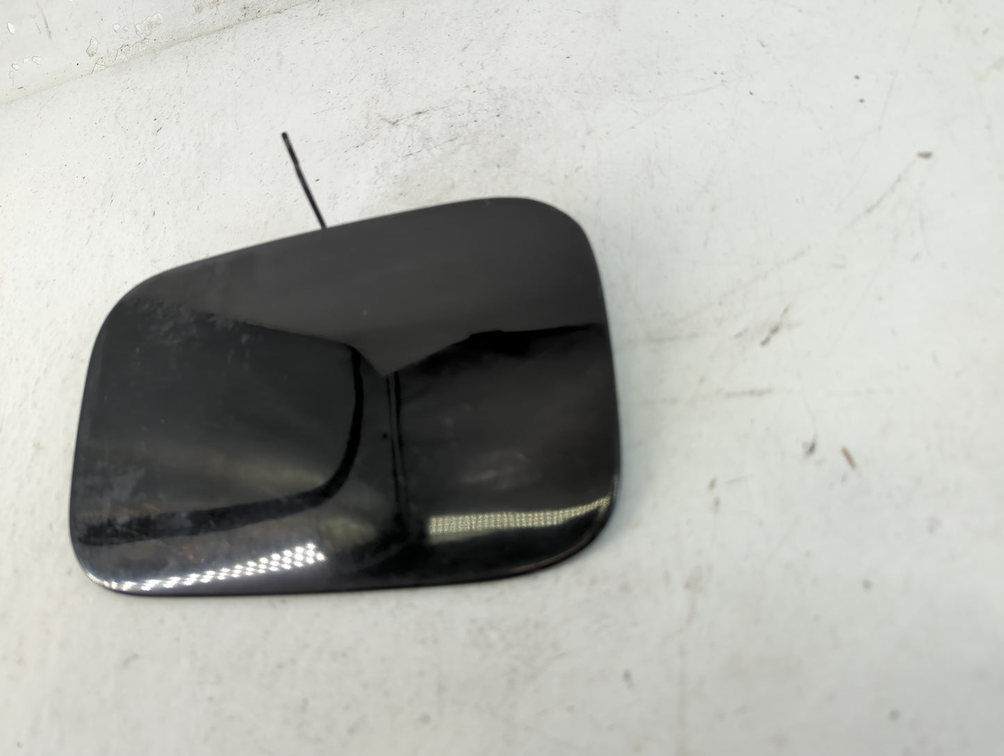 2005 Bmw 330i Fuel Tank Door Lid Gas Tank - Oemusedautoparts1.com