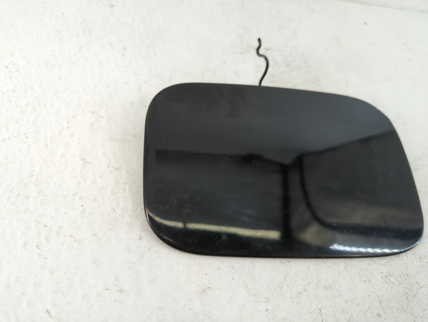 2005 Bmw 330i Fuel Tank Door Lid Gas Tank - Oemusedautoparts1.com