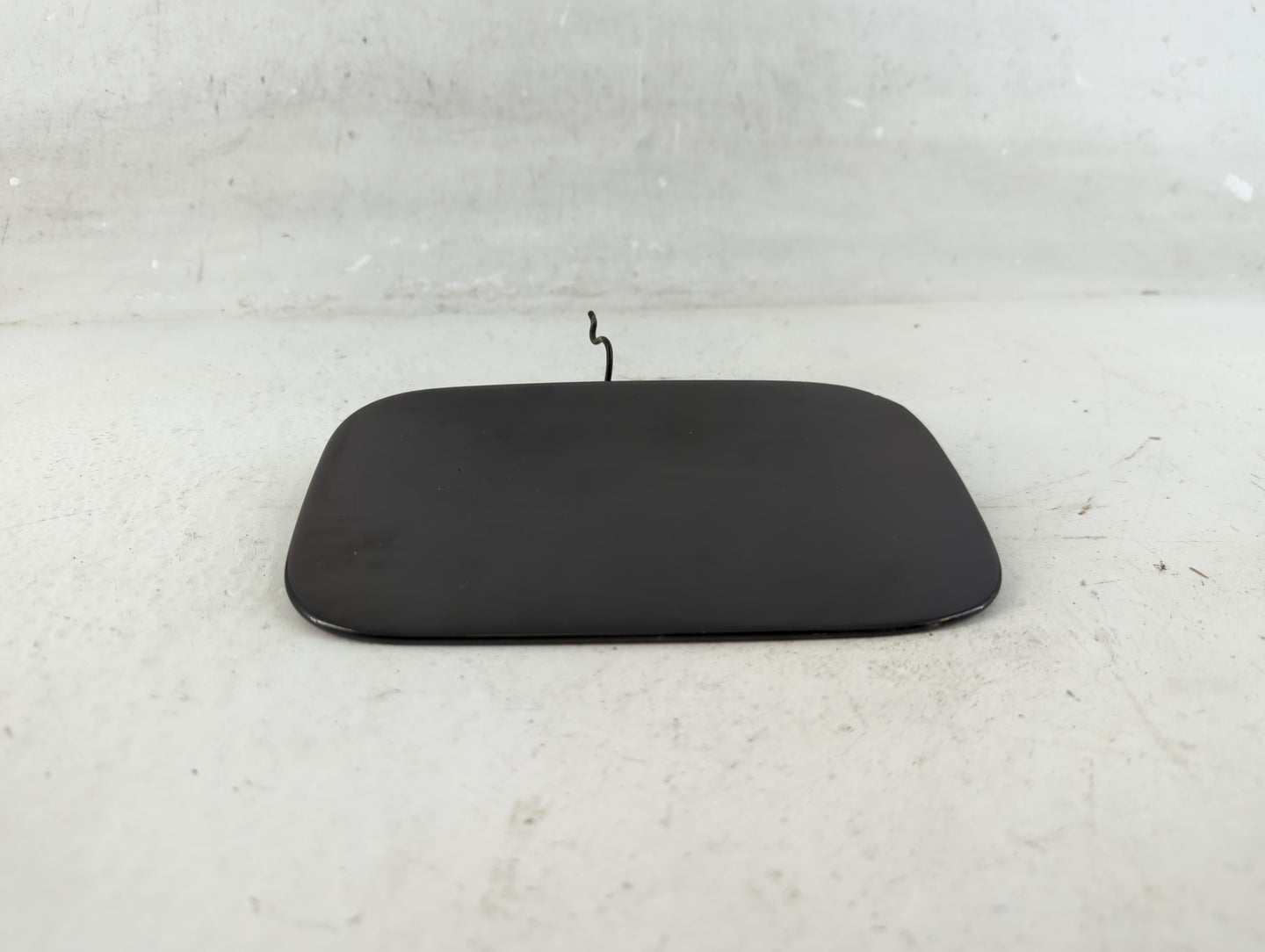 2005 Bmw 330i Fuel Tank Door Lid Gas Tank - Oemusedautoparts1.com