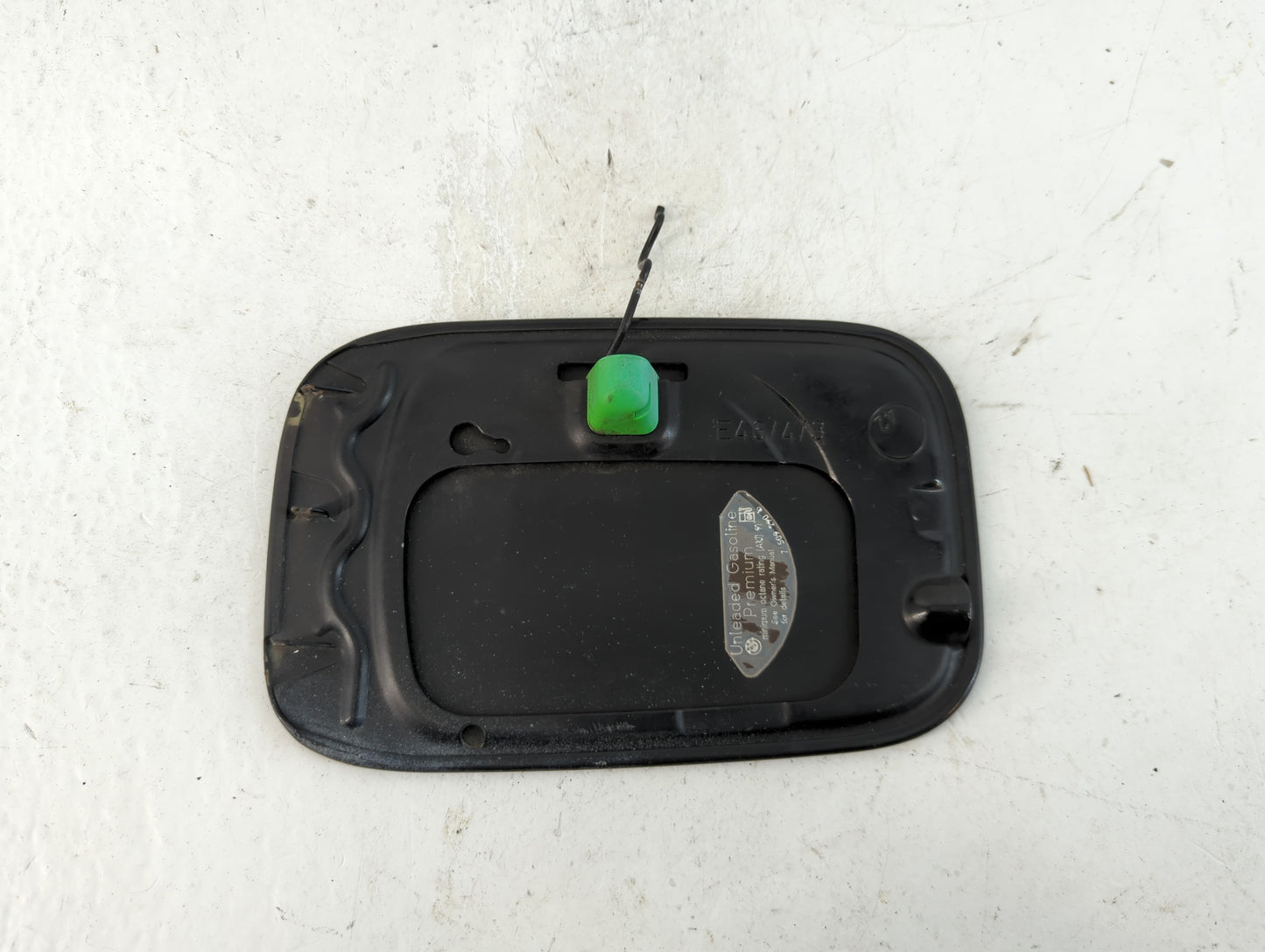 2005 Bmw 330i Fuel Tank Door Lid Gas Tank - Oemusedautoparts1.com