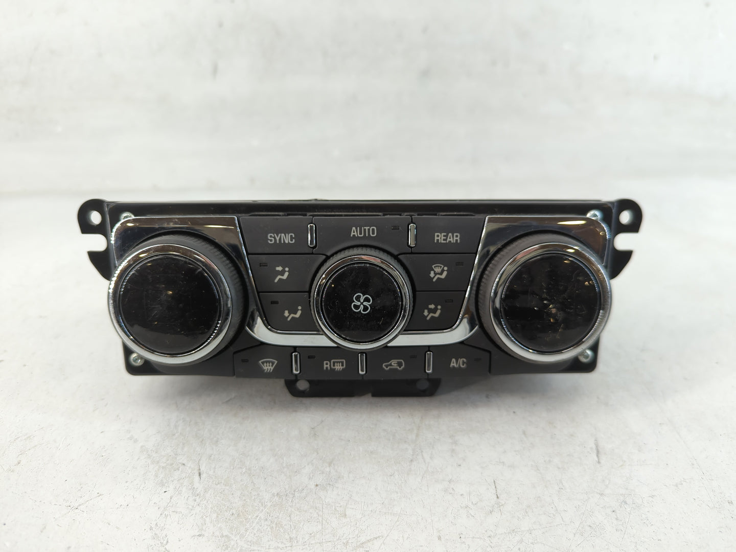 2013-2017 Chevrolet Traverse Climate Control Module Temperature AC/Heater Replacement P/N:23251326 Fits OEM Used Auto Parts - Oemusedautoparts1.com