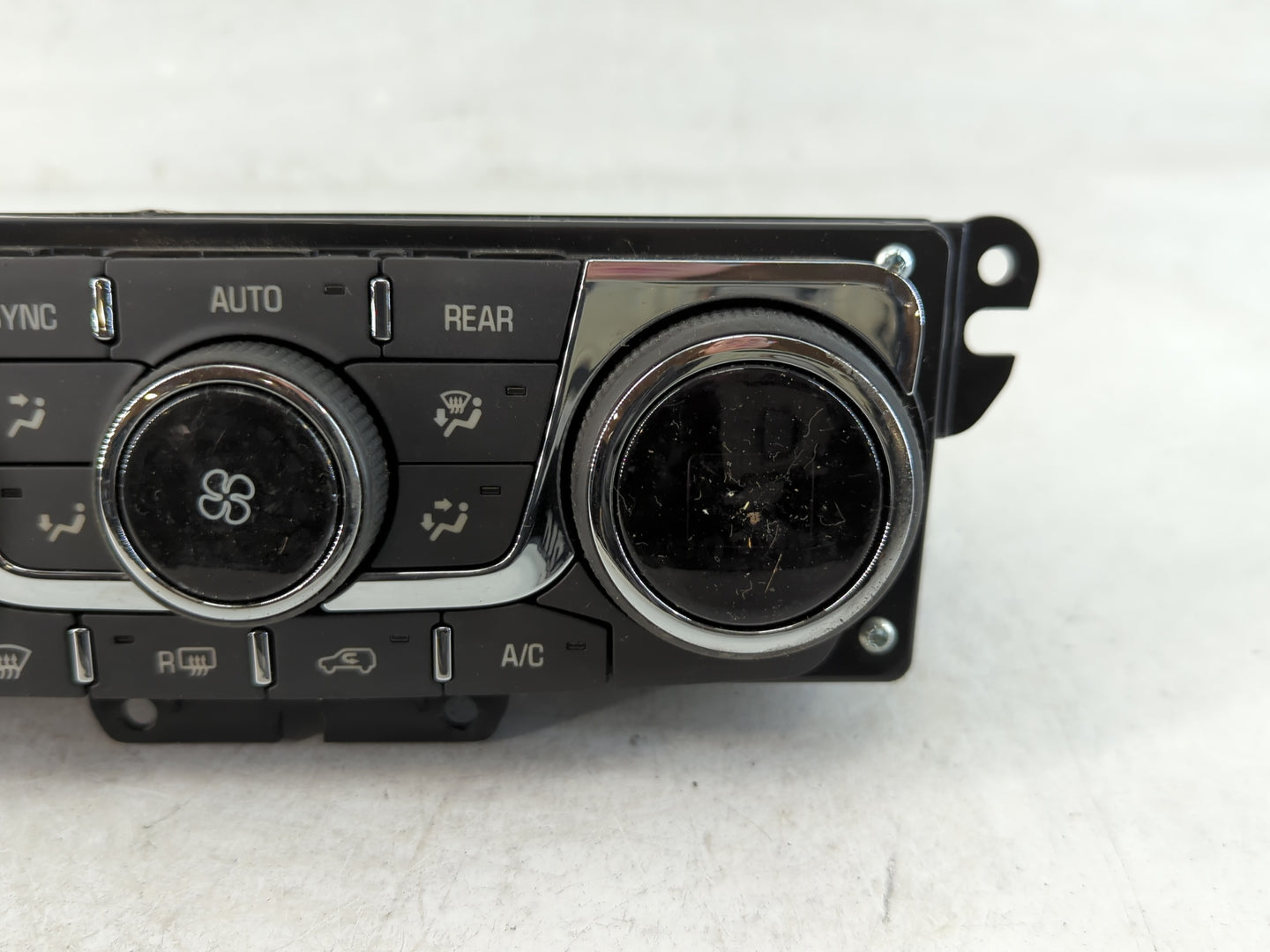 2013-2017 Chevrolet Traverse Climate Control Module Temperature AC/Heater Replacement P/N:23251326 Fits OEM Used Auto Parts - Oemusedautoparts1.com