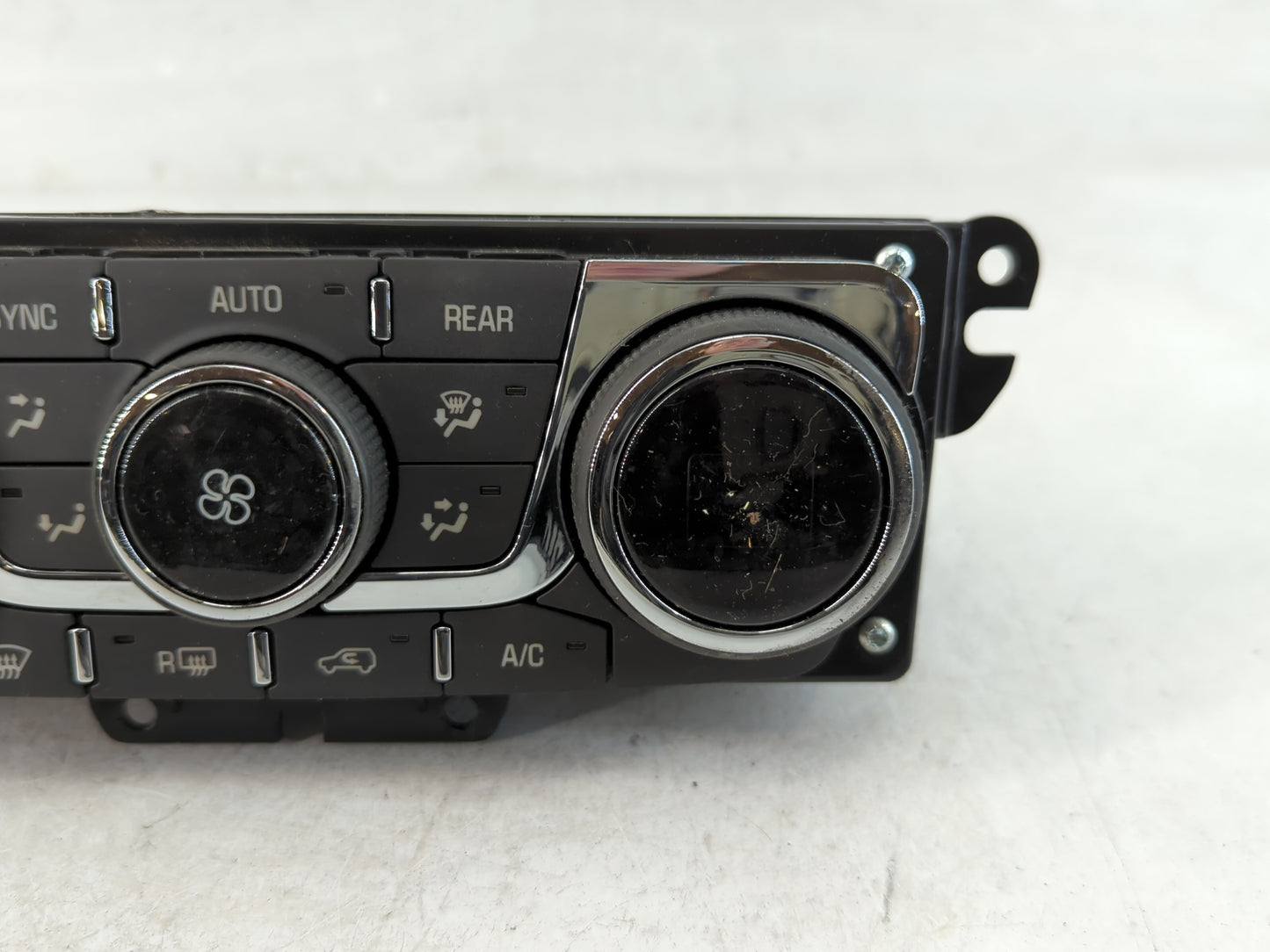 2013-2017 Chevrolet Traverse Climate Control Module Temperature AC/Heater Replacement P/N:23251326 Fits OEM Used Auto Parts - Oemusedautoparts1.com