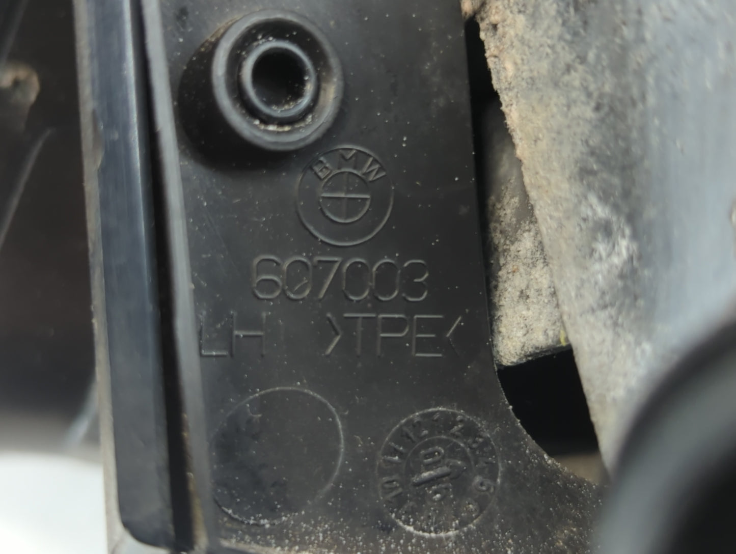 2005 Chevrolet Trailblazer Driver Left Side View Manual Door Mirror Grey