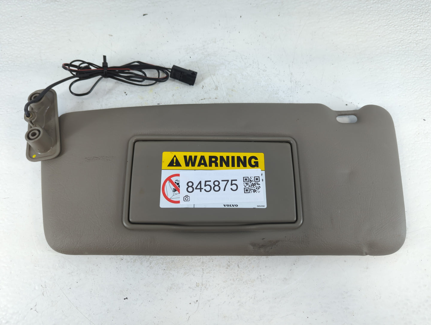 1998 Volvo Volvo 90 Series Sun Visor Shade Replacement Driver Left Mirror Fits OEM Used Auto Parts - Oemusedautoparts1.com