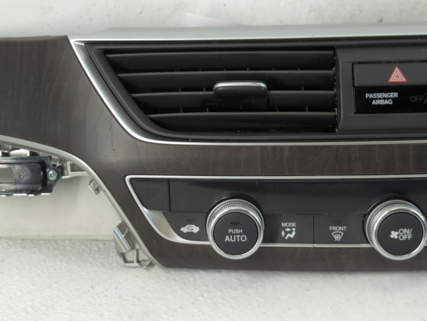 2018 Honda Accord Climate Control Module Temperature AC/Heater Replacement P/N:79610TVAA316M1 Fits OEM Used Auto Parts - Oemusedautoparts1.com