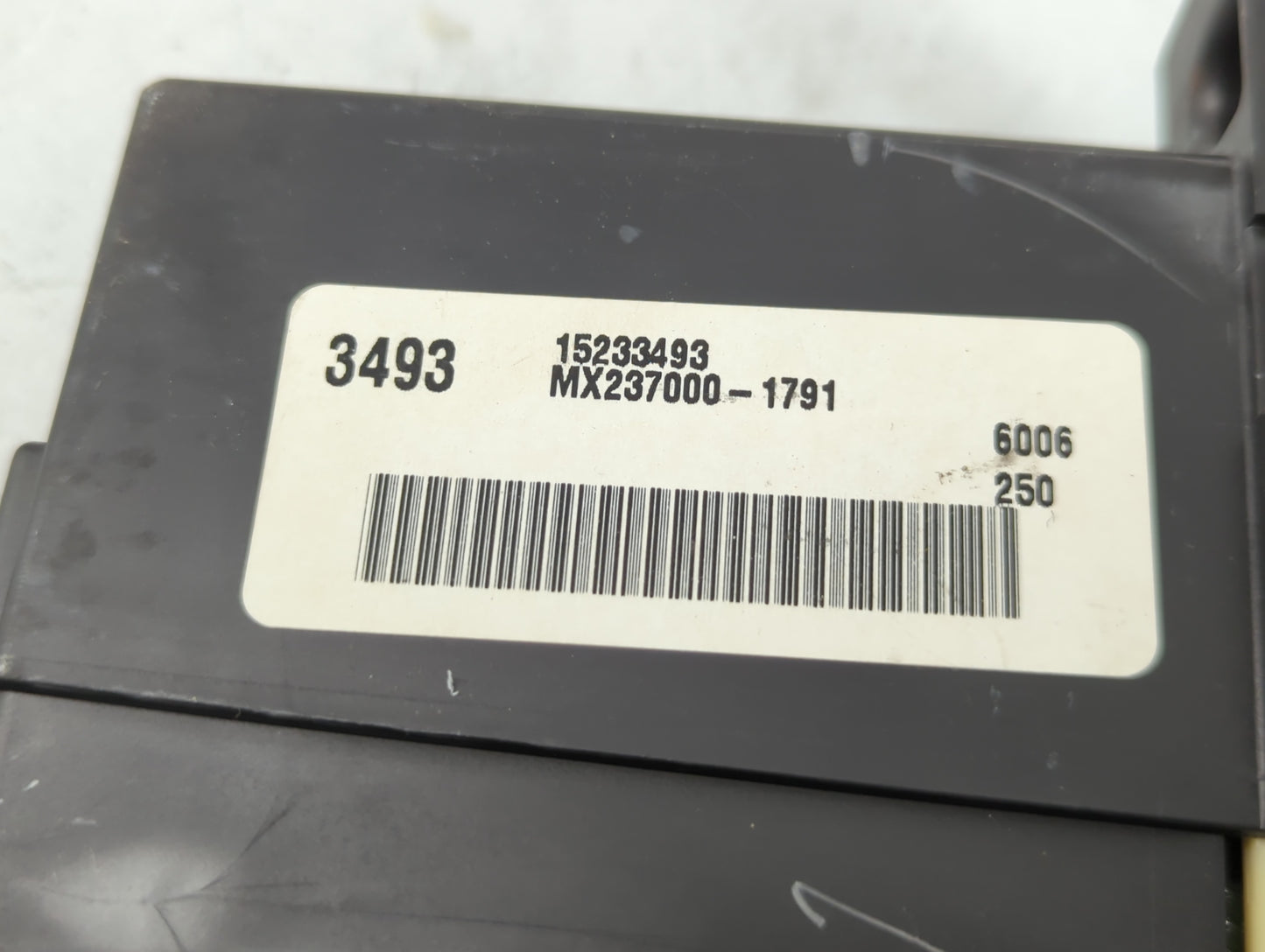 2005-2006 Cadillac Srx Climate Control Module Temperature AC/Heater Replacement P/N:15233493 Fits Fits 2005 2006 OEM Used Auto Parts - Oemusedautoparts1.com