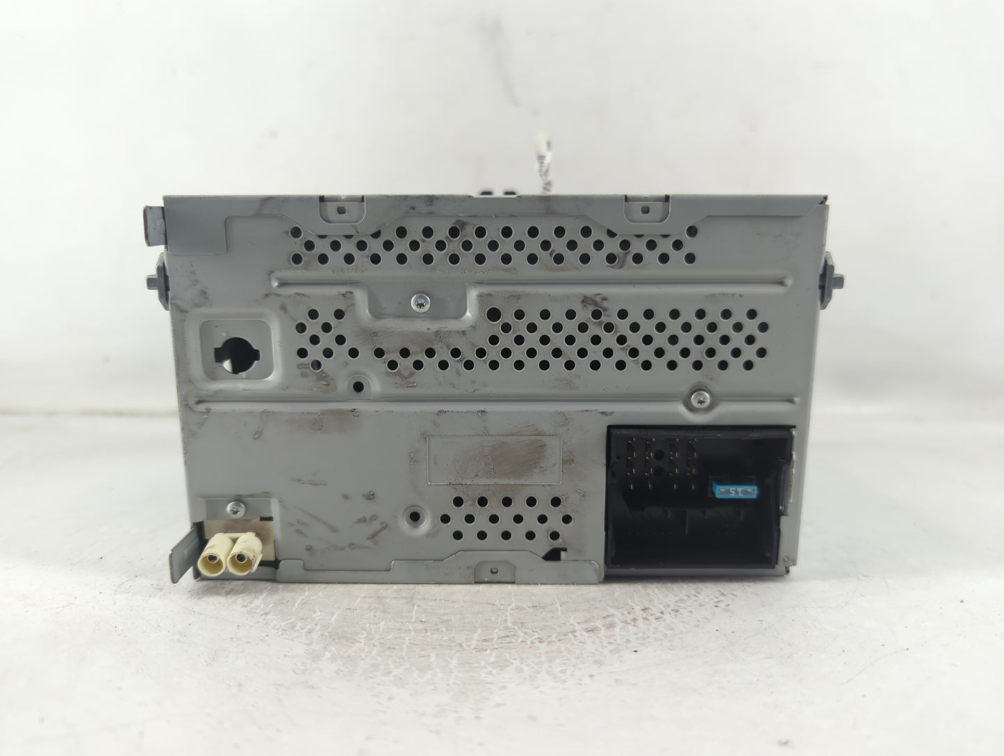 2012-2016 Volkswagen Beetle Radio AM FM Cd Player Receiver Replacement P/N:1K0 035 164 D Fits Fits 2011 2012 2013 2014 2015 2016 OEM Used Auto Parts - Oemusedautoparts1.com