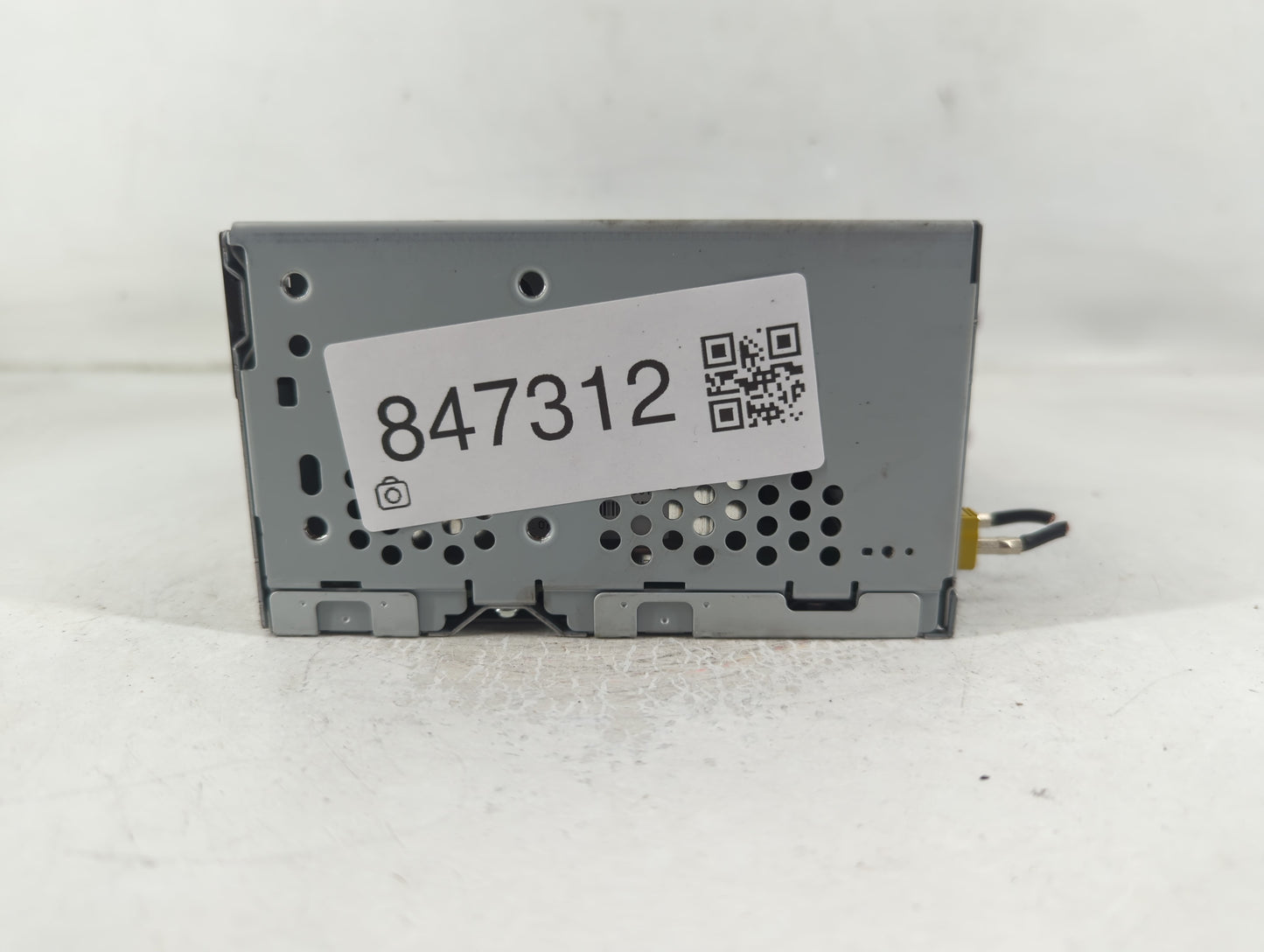 2016-2017 Ford Explorer Radio AM FM Cd Player Receiver Replacement P/N:HB5T-19C107-BB Fits Fits 2016 2017 OEM Used Auto Parts - Oemusedautoparts1.com