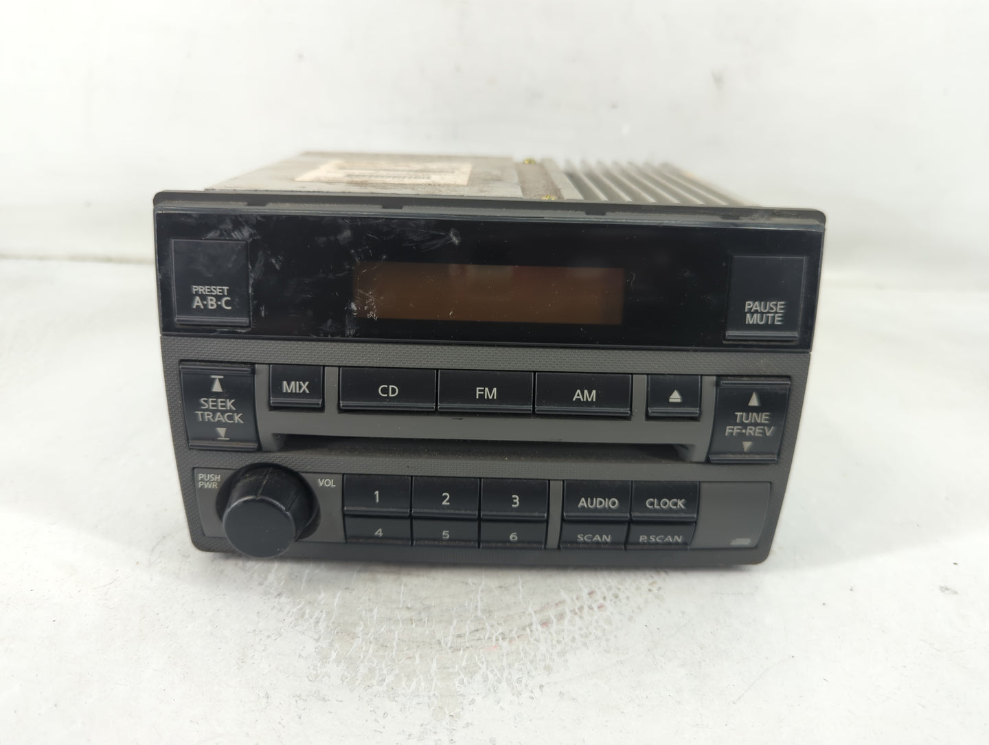 2005-2006 Nissan Altima Radio AM FM Cd Player Receiver Replacement P/N:28185 ZB10C Fits Fits 2005 2006 OEM Used Auto Parts - Oemusedautoparts1.com