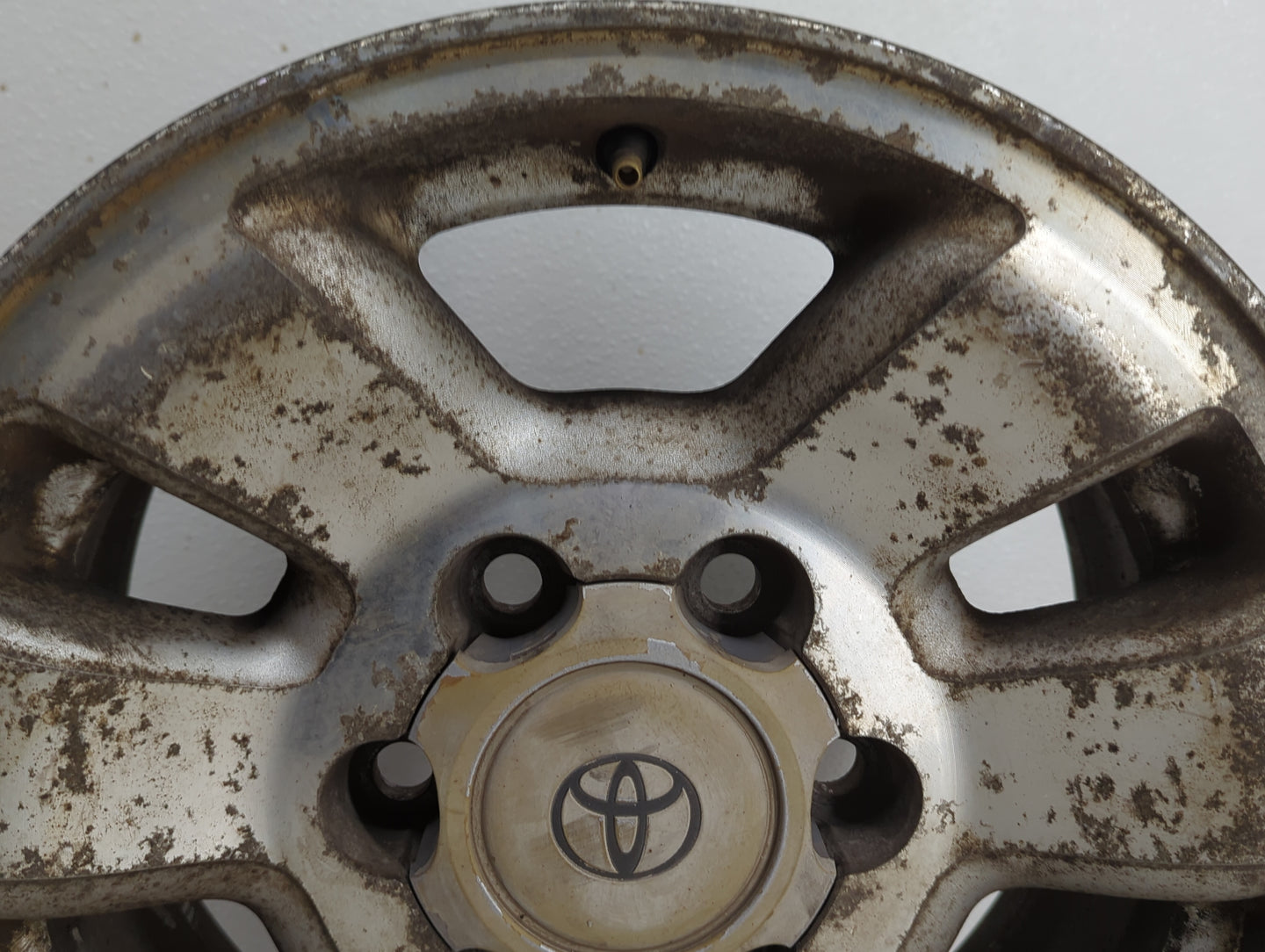 1996-2002 Toyota 4runner Oem Wheel Rim - Oemusedautoparts1.com