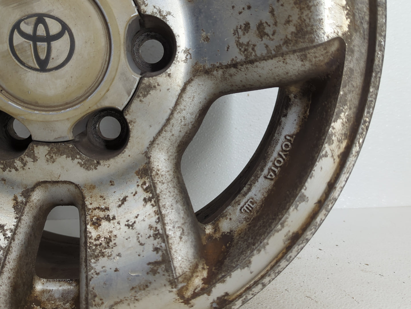 1996-2002 Toyota 4runner Oem Wheel Rim - Oemusedautoparts1.com