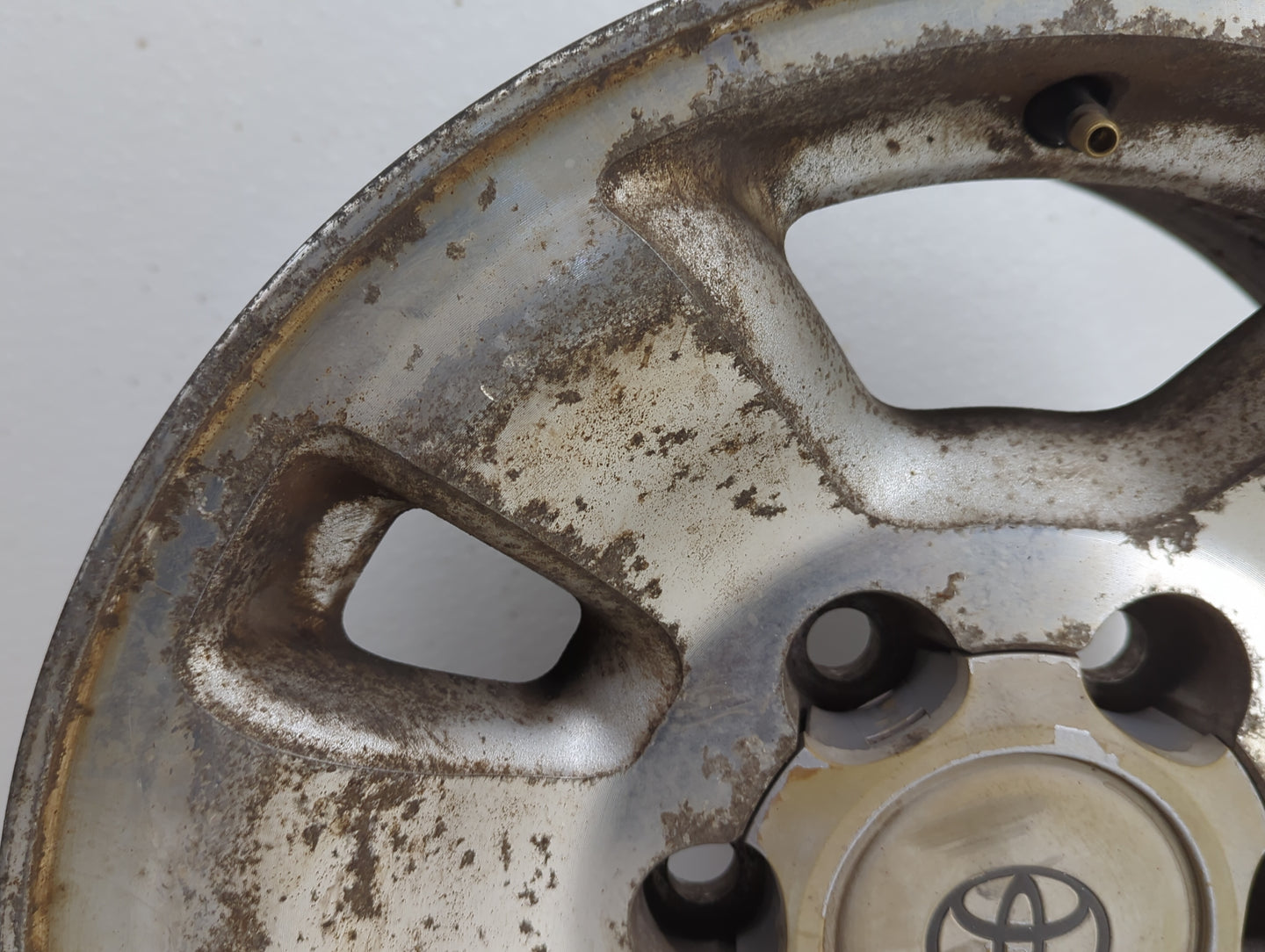 1996-2002 Toyota 4runner Oem Wheel Rim - Oemusedautoparts1.com