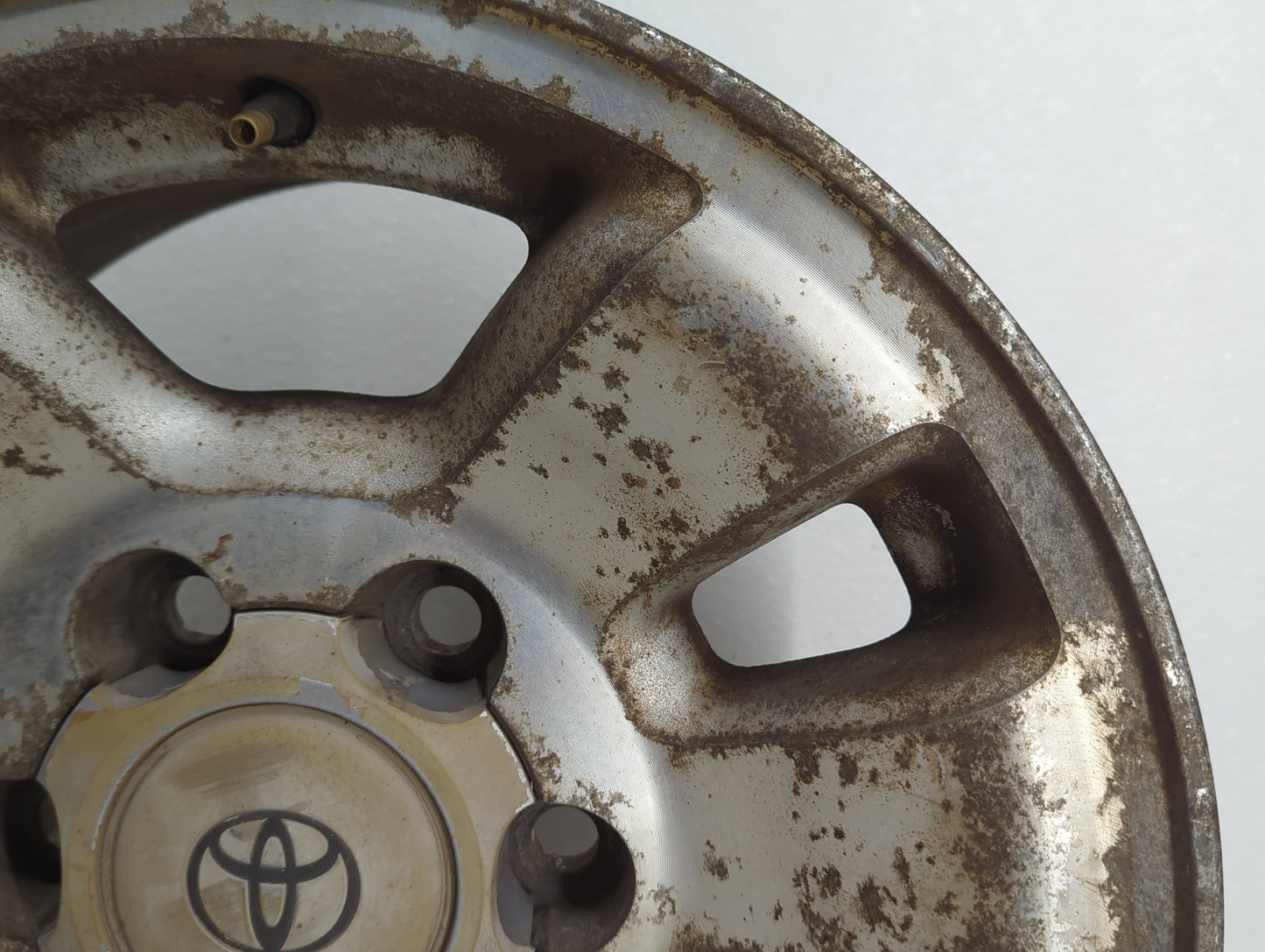 1996-2002 Toyota 4runner Oem Wheel Rim - Oemusedautoparts1.com