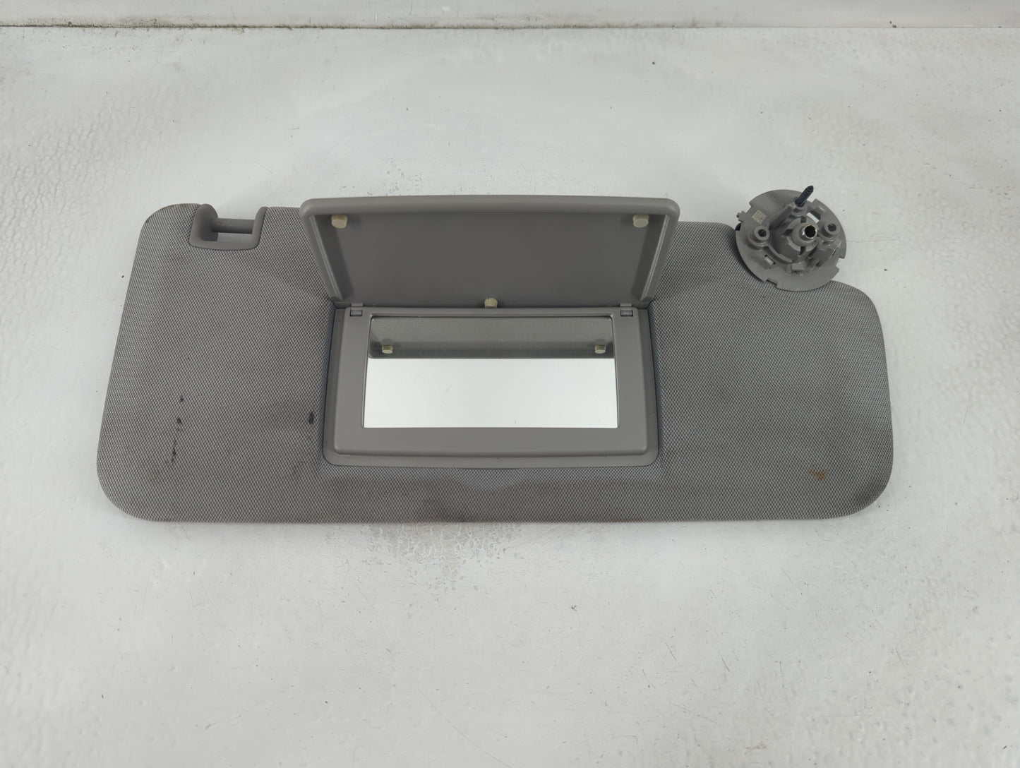 2017-2021 Chevrolet Trax Sun Visor Shade Replacement Driver Left Mirror Fits Fits 2017 2018 2019 2020 2021 OEM Used Auto Parts - Oemusedautoparts1.com