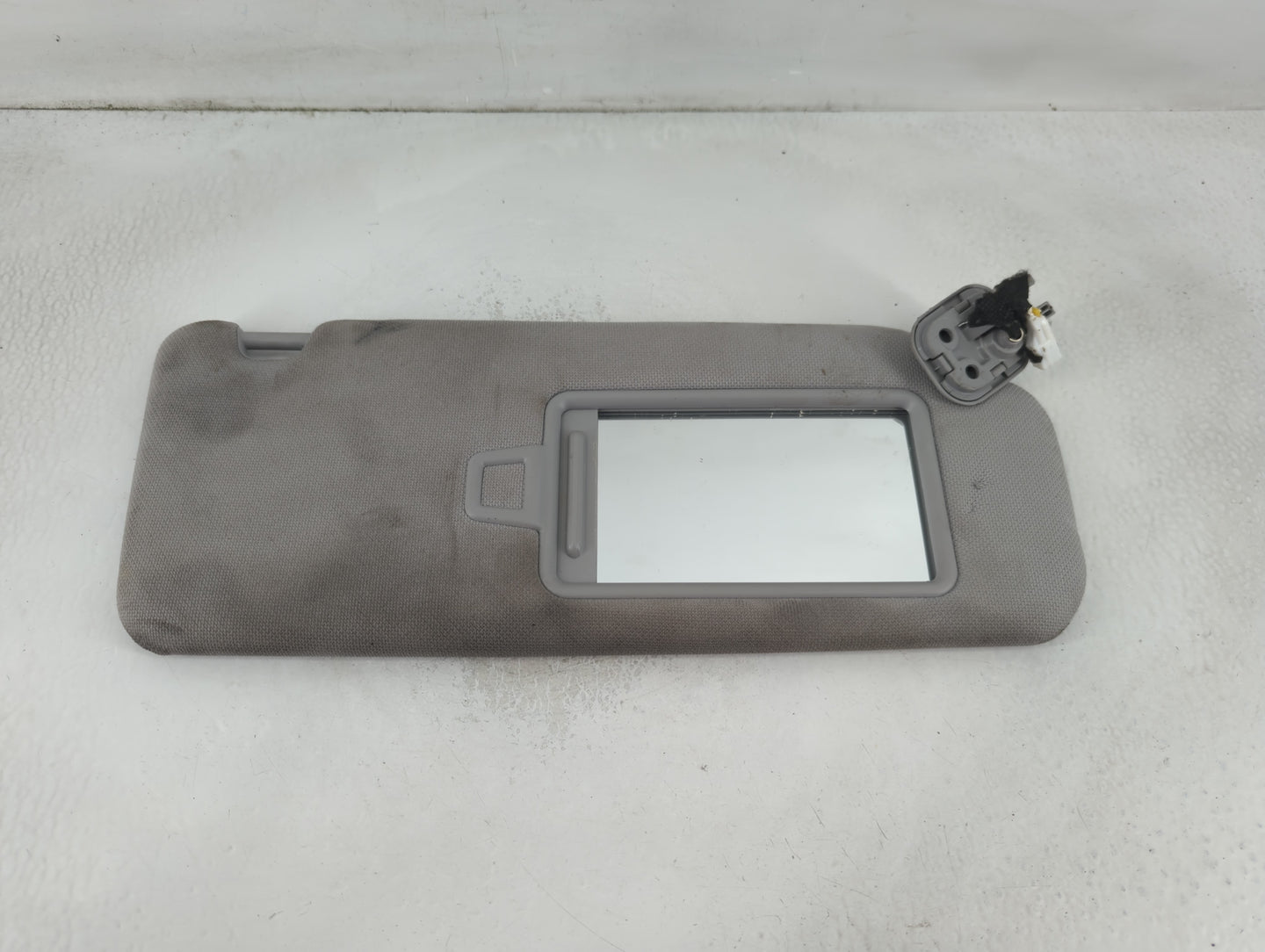 2015-2019 Hyundai Sonata Sun Visor Shade Replacement Passenger Right Mirror Fits Fits 2015 2016 2017 2018 2019 OEM Used Auto Parts - Oemusedautoparts1.com