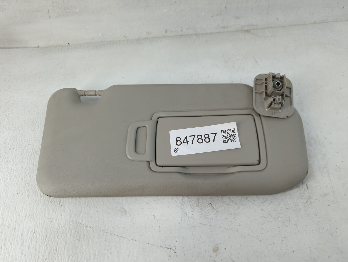 2020-2022 Nissan Sentra Sun Visor Shade Replacement Passenger Right Mirror Fits Fits 2020 2021 2022 OEM Used Auto Parts - Oemusedautoparts1.com