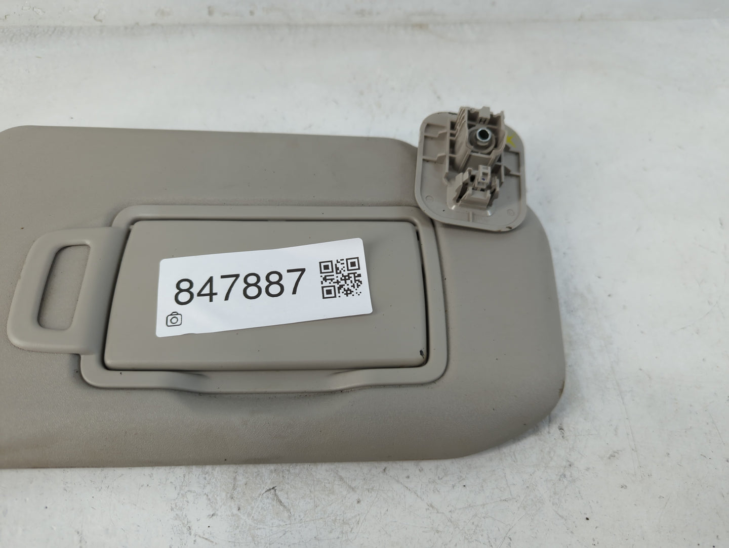 2020-2022 Nissan Sentra Sun Visor Shade Replacement Passenger Right Mirror Fits Fits 2020 2021 2022 OEM Used Auto Parts - Oemusedautoparts1.com
