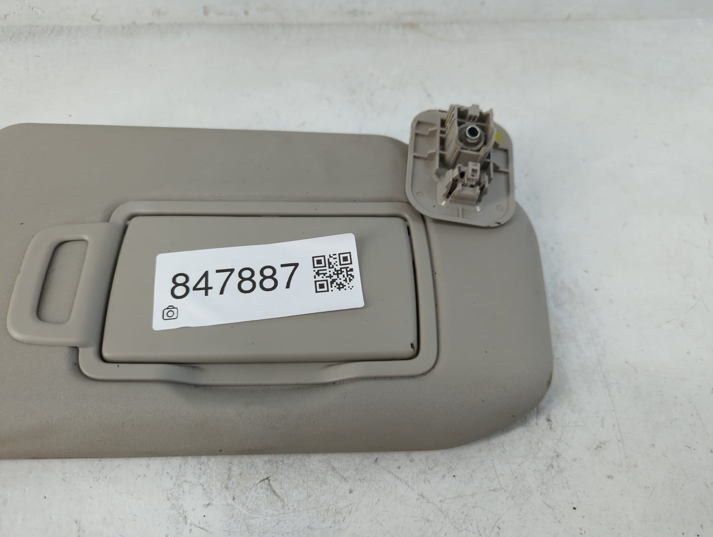2020-2022 Nissan Sentra Sun Visor Shade Replacement Passenger Right Mirror Fits Fits 2020 2021 2022 OEM Used Auto Parts - Oemusedautoparts1.com