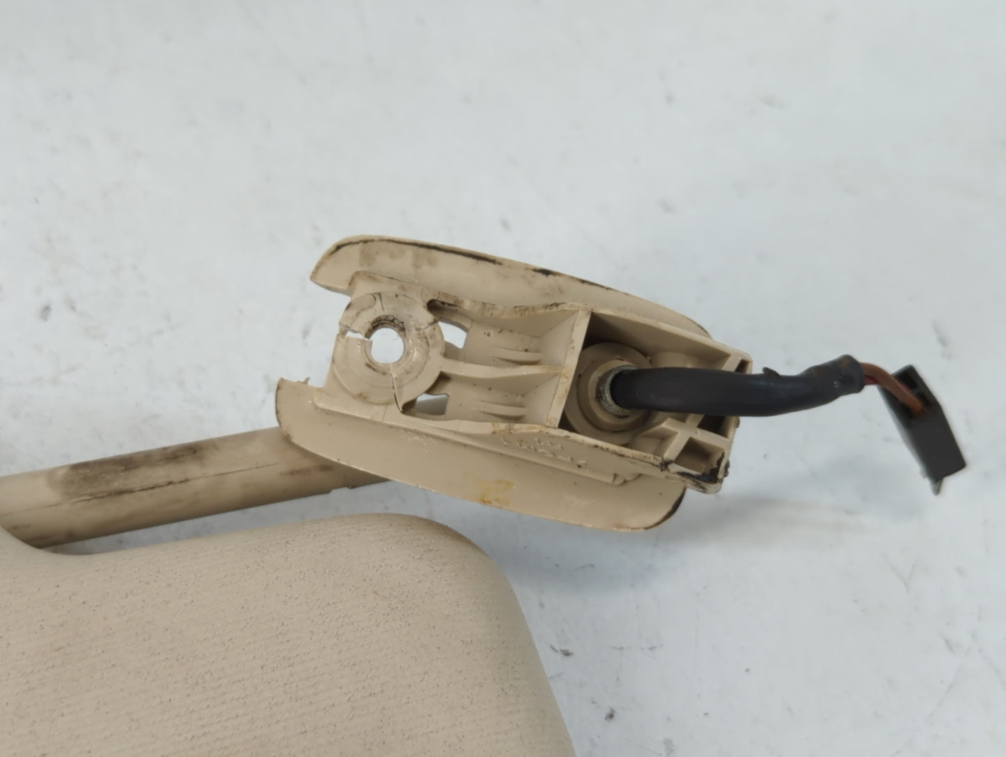 2009-2017 Volkswagen Cc Sun Visor Shade Replacement Passenger Right Mirror Fits OEM Used Auto Parts - Oemusedautoparts1.com