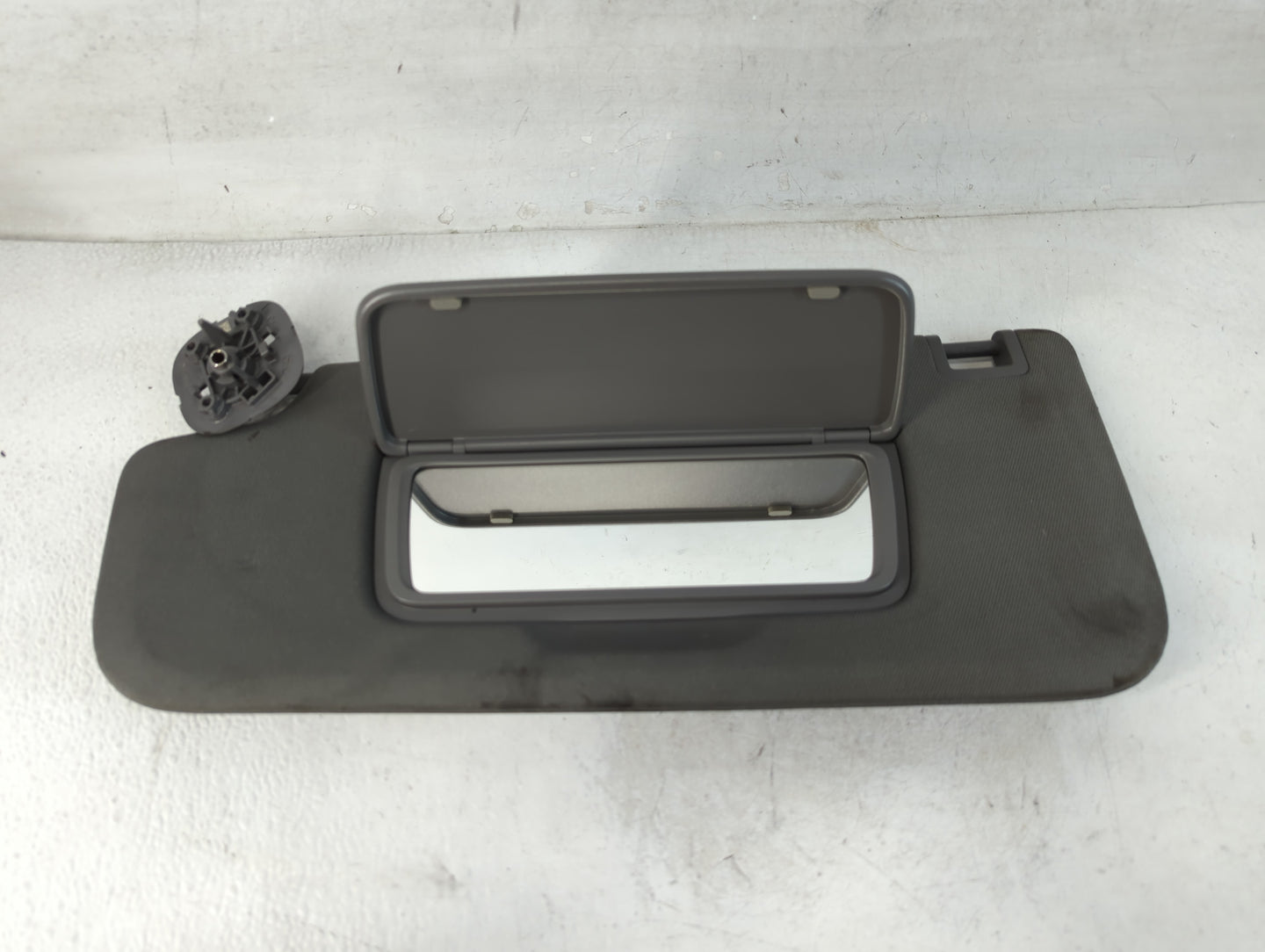 2019-2022 Chevrolet Silverado 1500 Sun Visor Shade Replacement Driver Left Mirror Fits Fits 2019 2020 2021 2022 OEM Used Auto Parts - Oemusedautoparts1.com