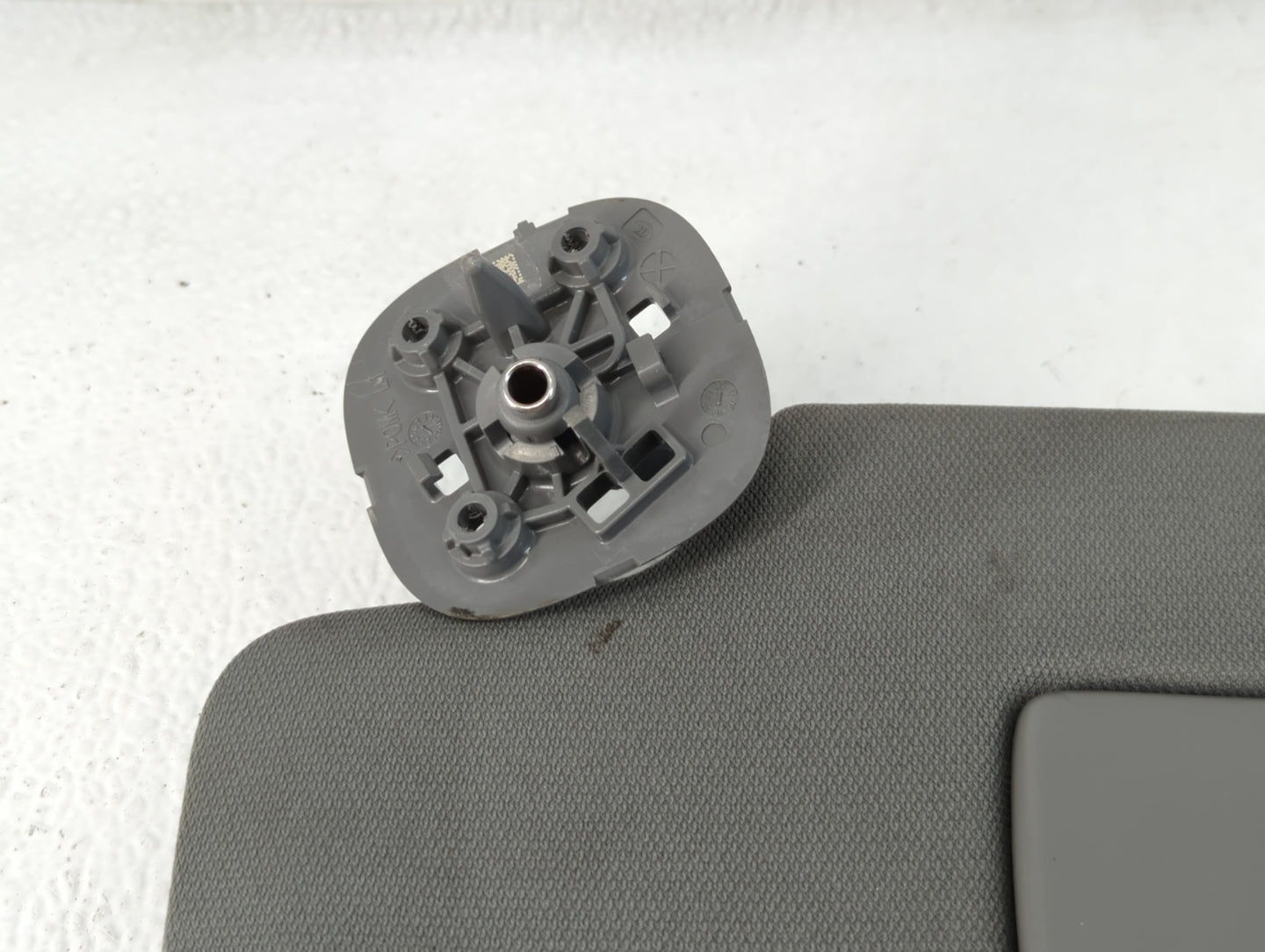 2019-2022 Chevrolet Silverado 1500 Sun Visor Shade Replacement Driver Left Mirror Fits Fits 2019 2020 2021 2022 OEM Used Auto Parts - Oemusedautoparts1.com