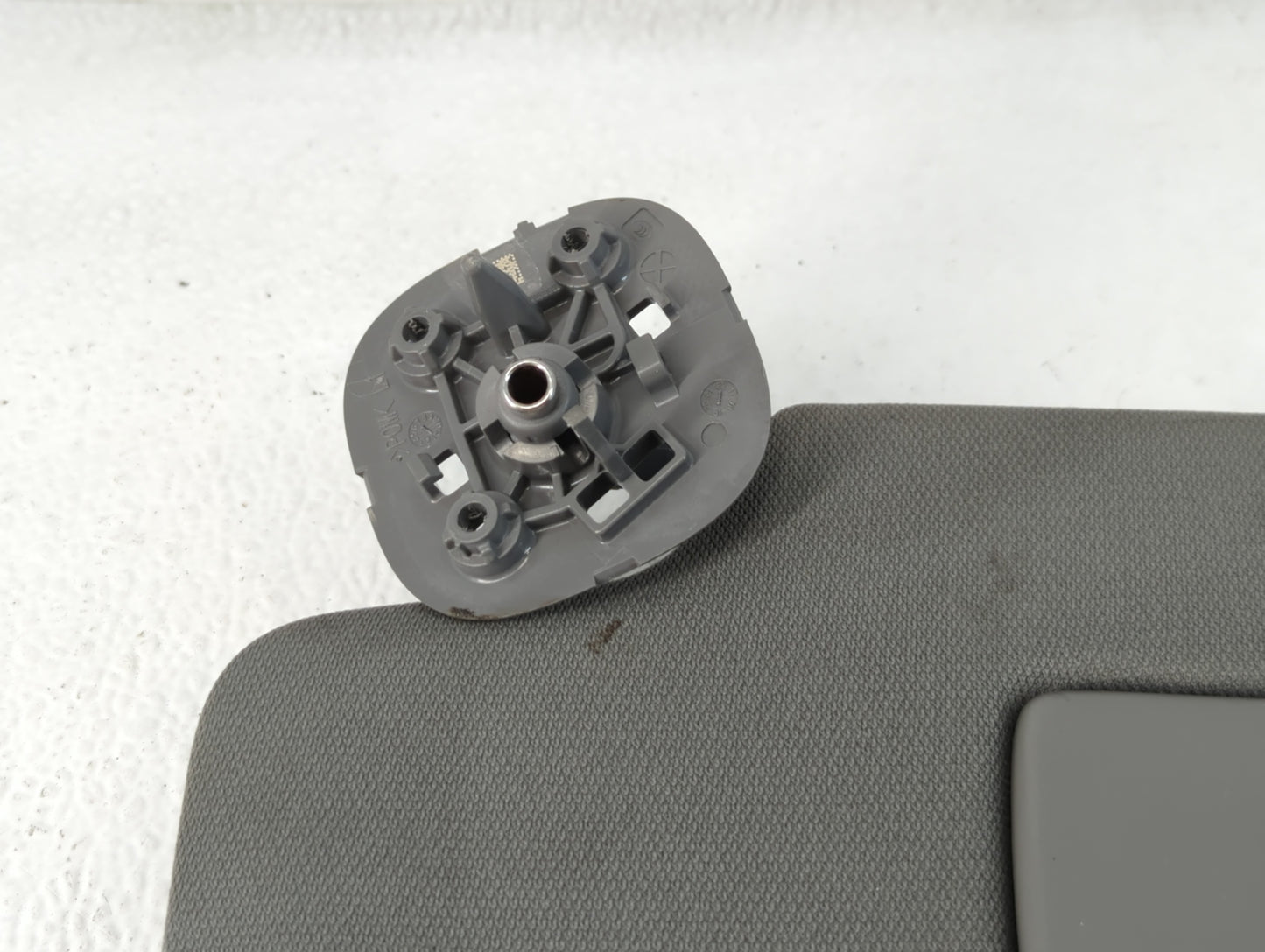 2019-2022 Chevrolet Silverado 1500 Sun Visor Shade Replacement Driver Left Mirror Fits Fits 2019 2020 2021 2022 OEM Used Auto Parts - Oemusedautoparts1.com