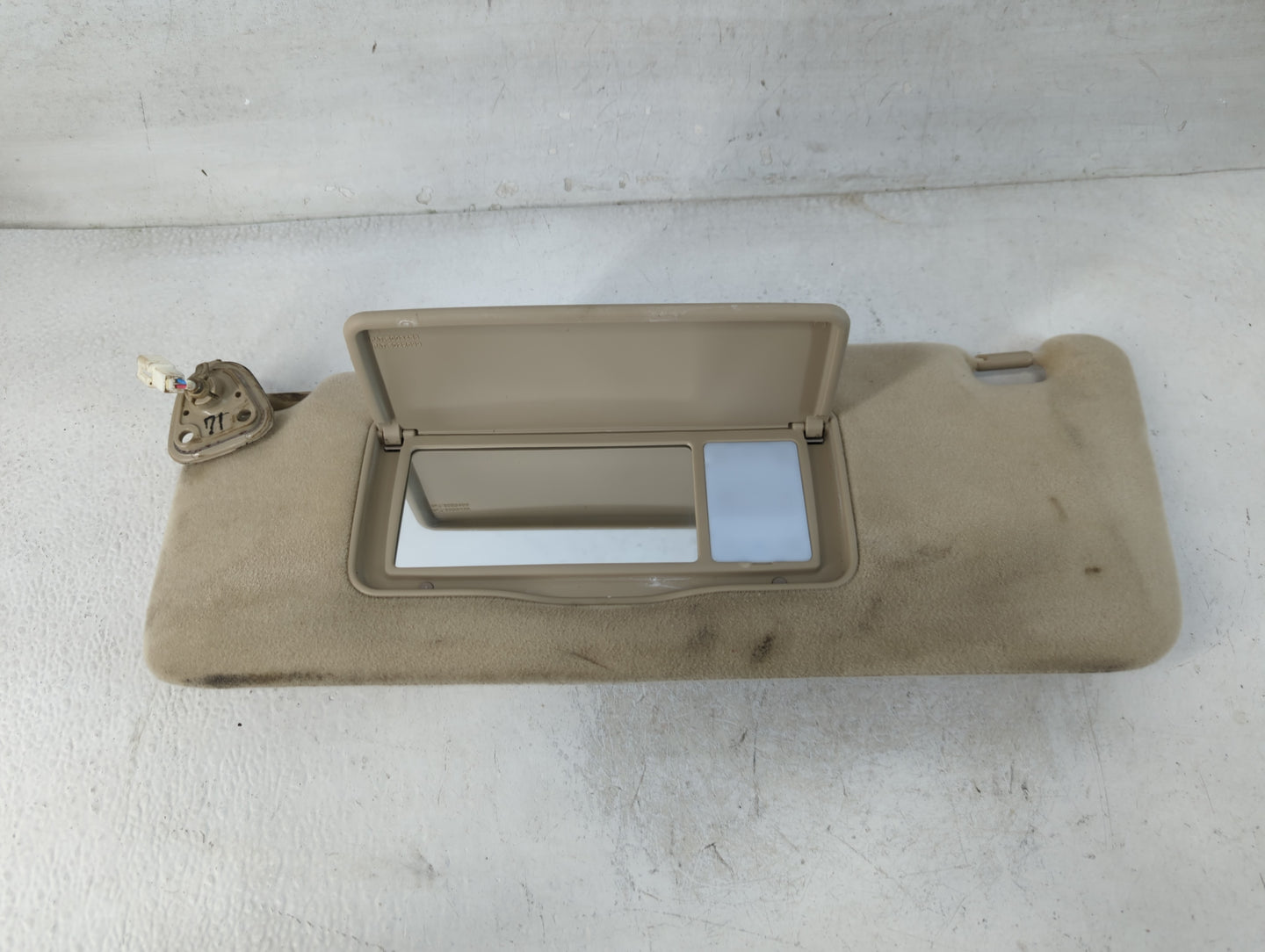 2001-2002 Lexus Rx300 Sun Visor Shade Replacement Driver Left Mirror Fits Fits 2001 2002 OEM Used Auto Parts - Oemusedautoparts1.com