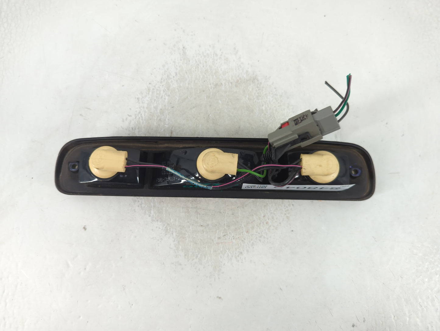 2003 Lincoln Town Car Third Brake Light Tail Light P/N:F37B-13A617 Fits OEM Used Auto Parts - Oemusedautoparts1.com