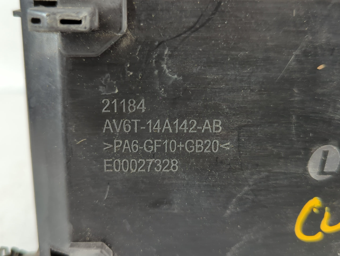 2018-2019 Lincoln Mkc Fusebox Fuse Box Panel Relay Module P/N:AV6T-14A142-AB Fits Fits 2018 2019 OEM Used Auto Parts - Oemusedautoparts1.com