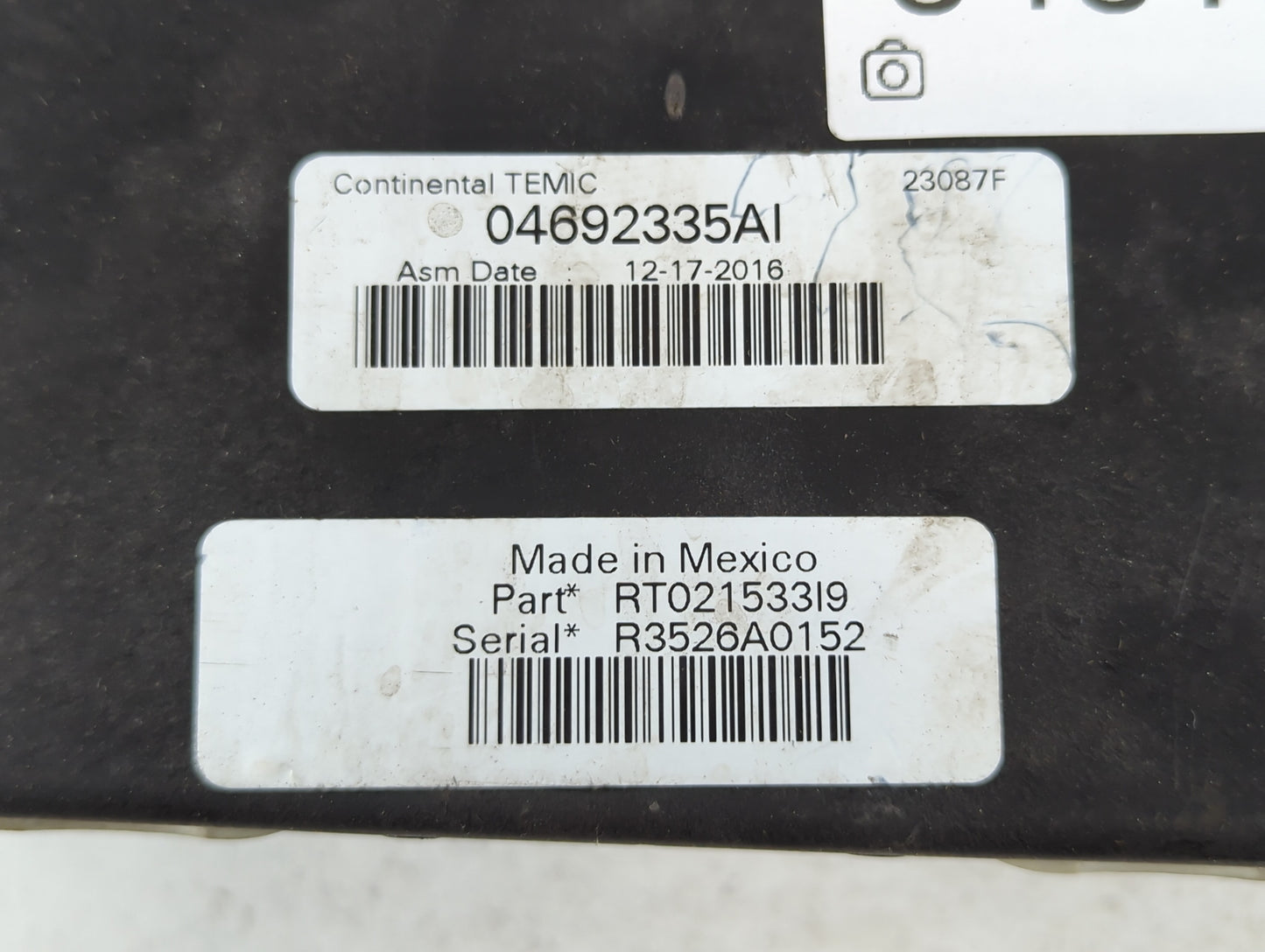 2009-2014 Volkswagen Routan Fusebox Fuse Box Panel Relay Module P/N:RT021533I9 04692335AI Fits Fits 2009 2010 2011 2012 2013 2014 OEM Used Auto Parts - Oemusedautoparts1.com