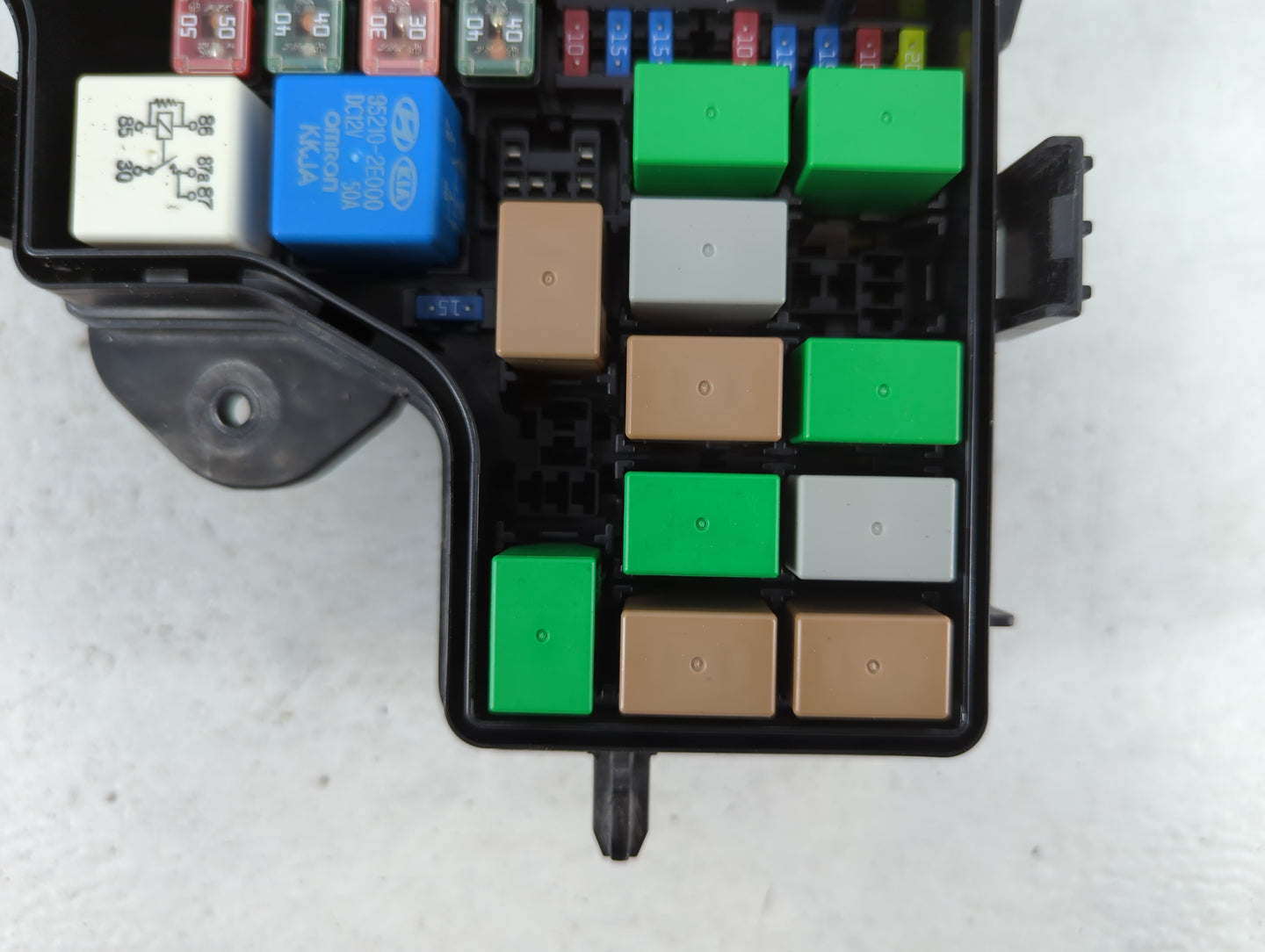 2015-2017 Hyundai Veloster Fusebox Fuse Box Panel Relay Module P/N:91236 2V099 Fits Fits 2015 2016 2017 OEM Used Auto Parts - Oemusedautoparts1.com