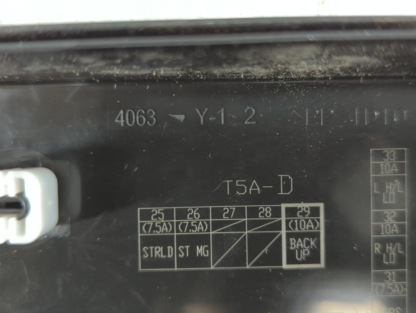 2015-2016 Honda Fit Fusebox Fuse Box Panel Relay Module P/N:T5A-D 4063 Fits Fits 2015 2016 OEM Used Auto Parts - Oemusedautoparts1.com