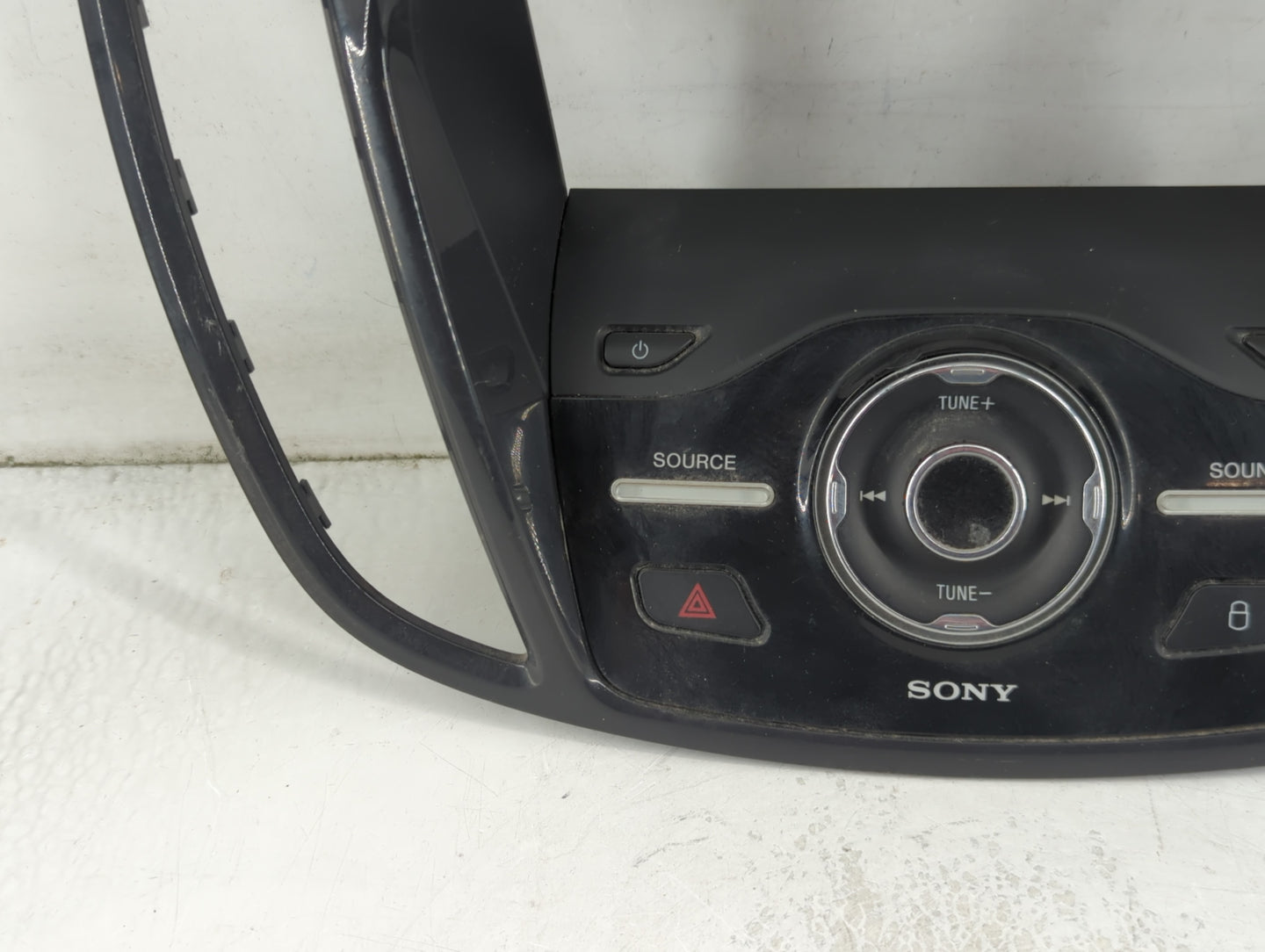 2013-2015 Ford Escape Radio AM FM Cd Player Receiver Replacement P/N:0151-696 Fits Fits 2013 2014 2015 OEM Used Auto Parts - Oemusedautoparts1.com