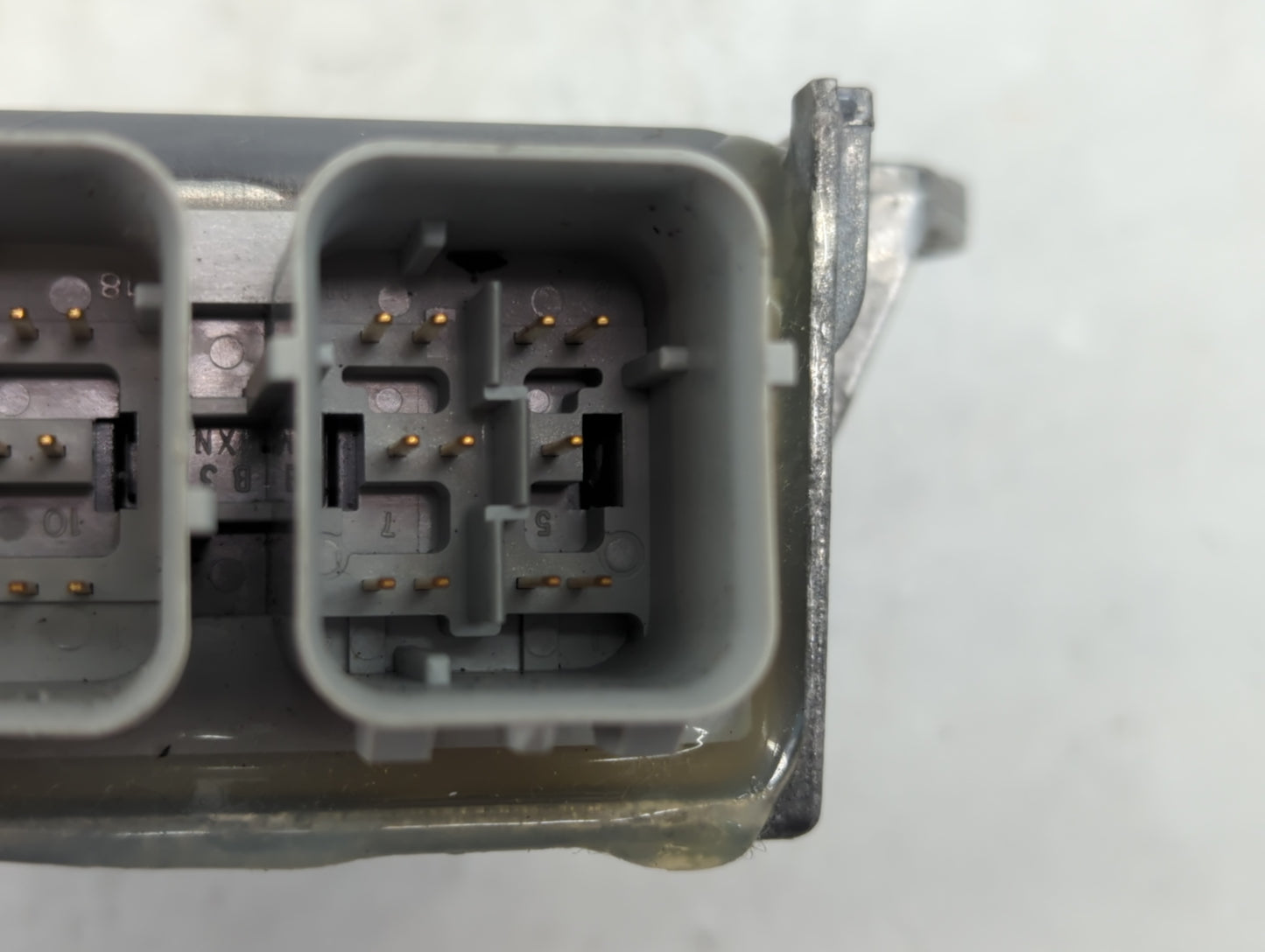 2002 Lincoln Continental PCM Engine Control Computer ECU ECM PCU OEM P/N:XF3A-14B321-AF Fits OEM Used Auto Parts - Oemusedautoparts1.com