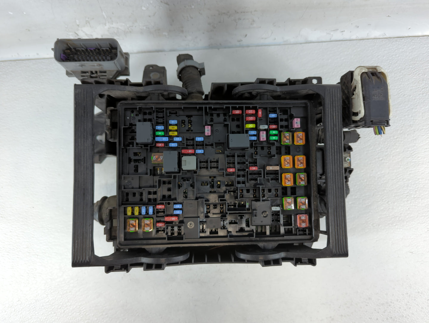 2015 Chevrolet Suburban 1500 Fusebox Fuse Box Panel Relay Module P/N:22773484 Fits Fits 2016 2017 2018 2019 2020 OEM Used Auto Parts - Oemusedautoparts1.com