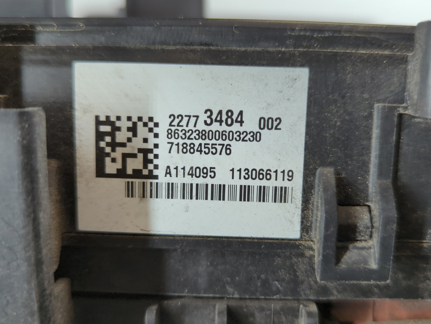 2015 Chevrolet Suburban 1500 Fusebox Fuse Box Panel Relay Module P/N:22773484 Fits Fits 2016 2017 2018 2019 2020 OEM Used Auto Parts - Oemusedautoparts1.com