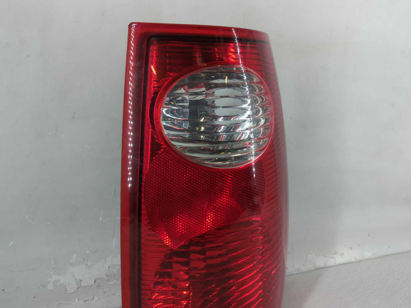 2001-2005 Ford Explorer Tail Light Assembly Passenger Right OEM P/N:1L54-13B504-A Fits Fits 2001 2002 2003 2004 2005 OEM Used Auto Parts - Oemusedautoparts1.com