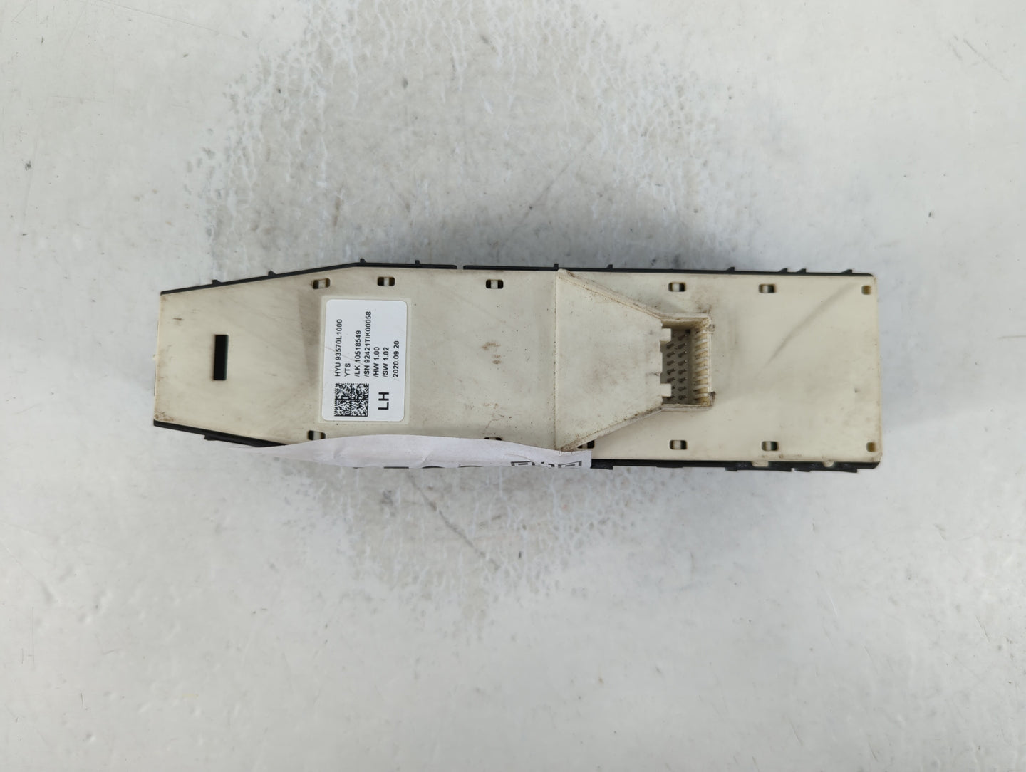 2020-2023 Hyundai Sonata Master Power Window Switch Replacement Driver Side Left P/N:10518549 HYU 93570L1000 Fits OEM Used Auto Parts - Oemusedautoparts1.com