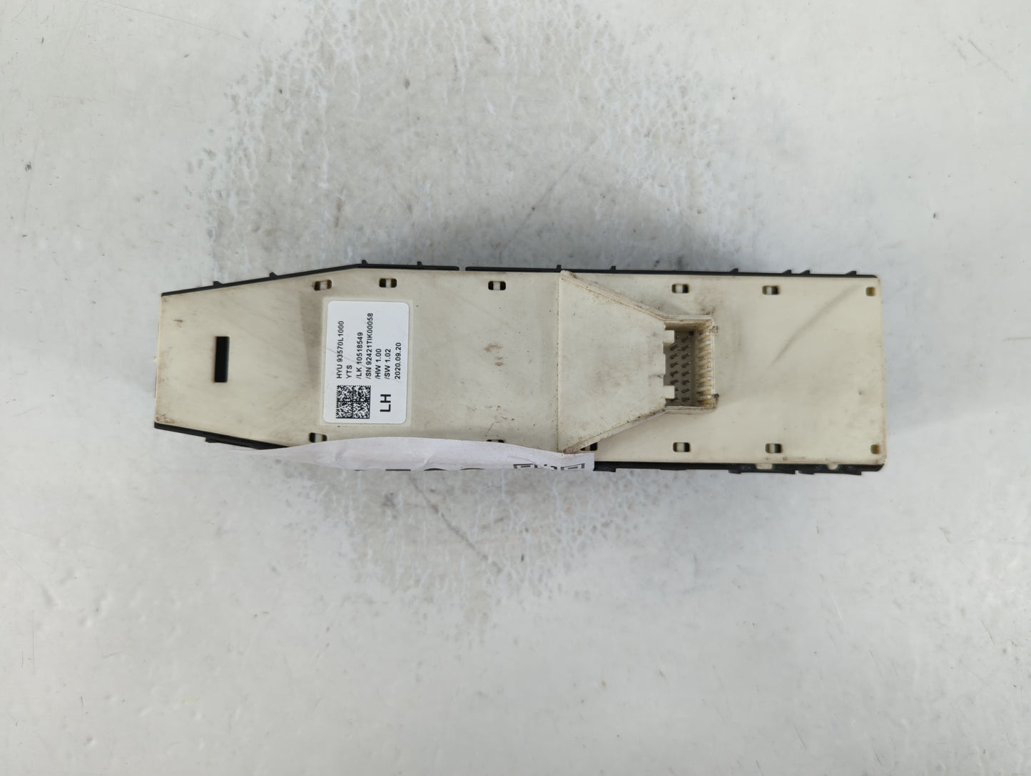 2020-2023 Hyundai Sonata Master Power Window Switch Replacement Driver Side Left P/N:10518549 HYU 93570L1000 Fits OEM Used Auto Parts - Oemusedautoparts1.com