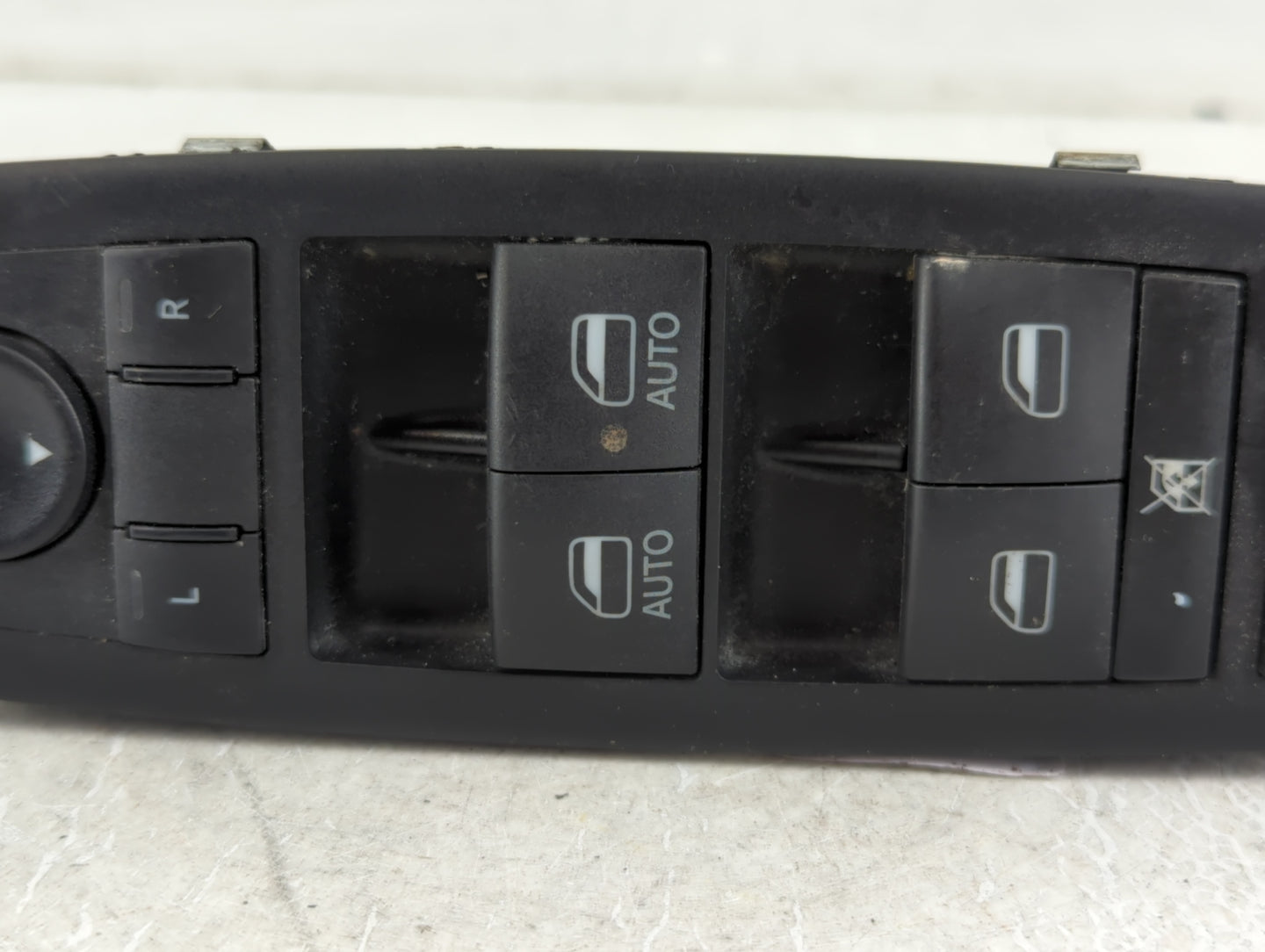 2020-2022 Chrysler Voyager Master Power Window Switch Replacement Driver Side Left P/N:68234092AC Fits OEM Used Auto Parts - Oemusedautoparts1.com